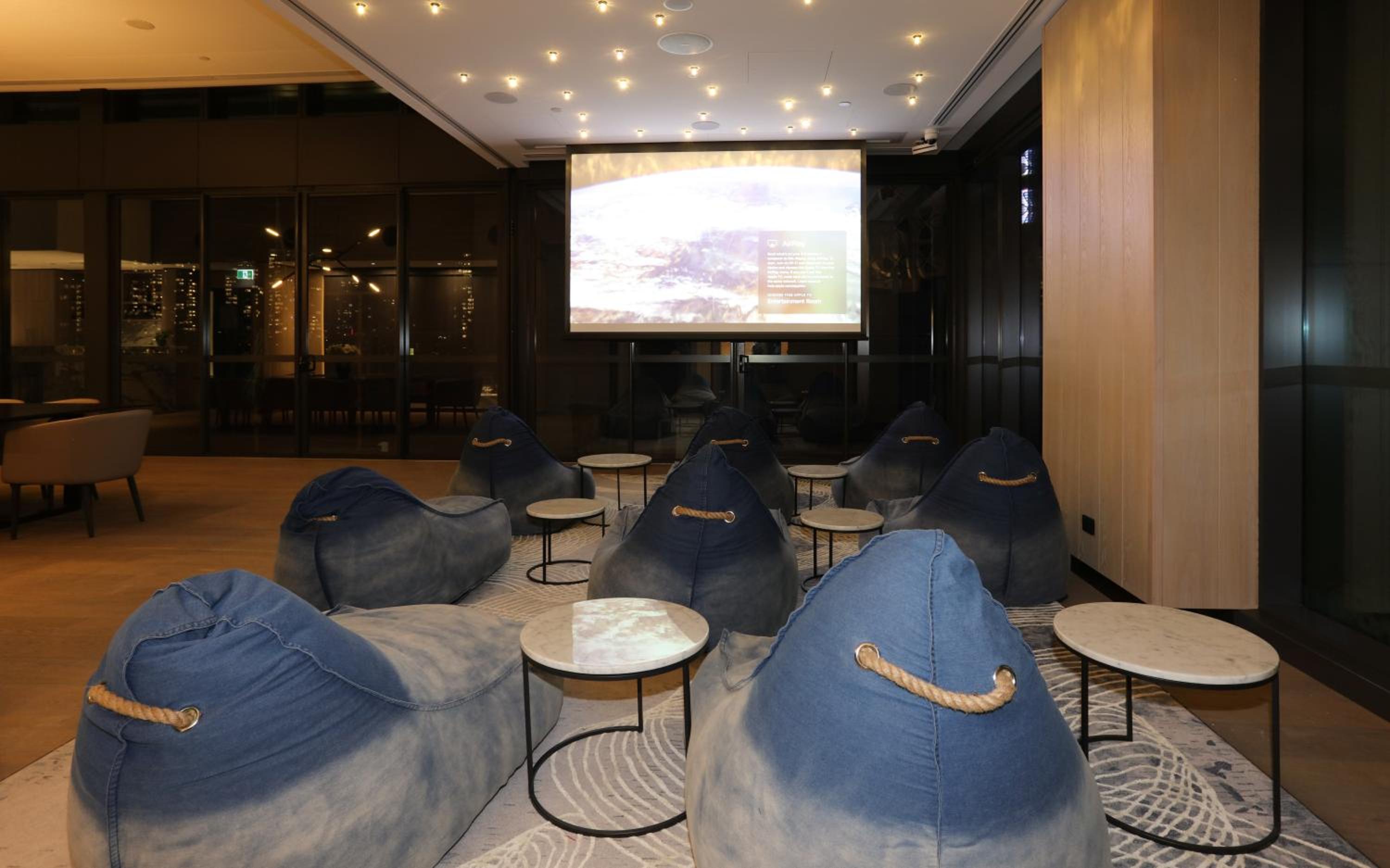 CBD Luxury River View 1Bed Apt The One
