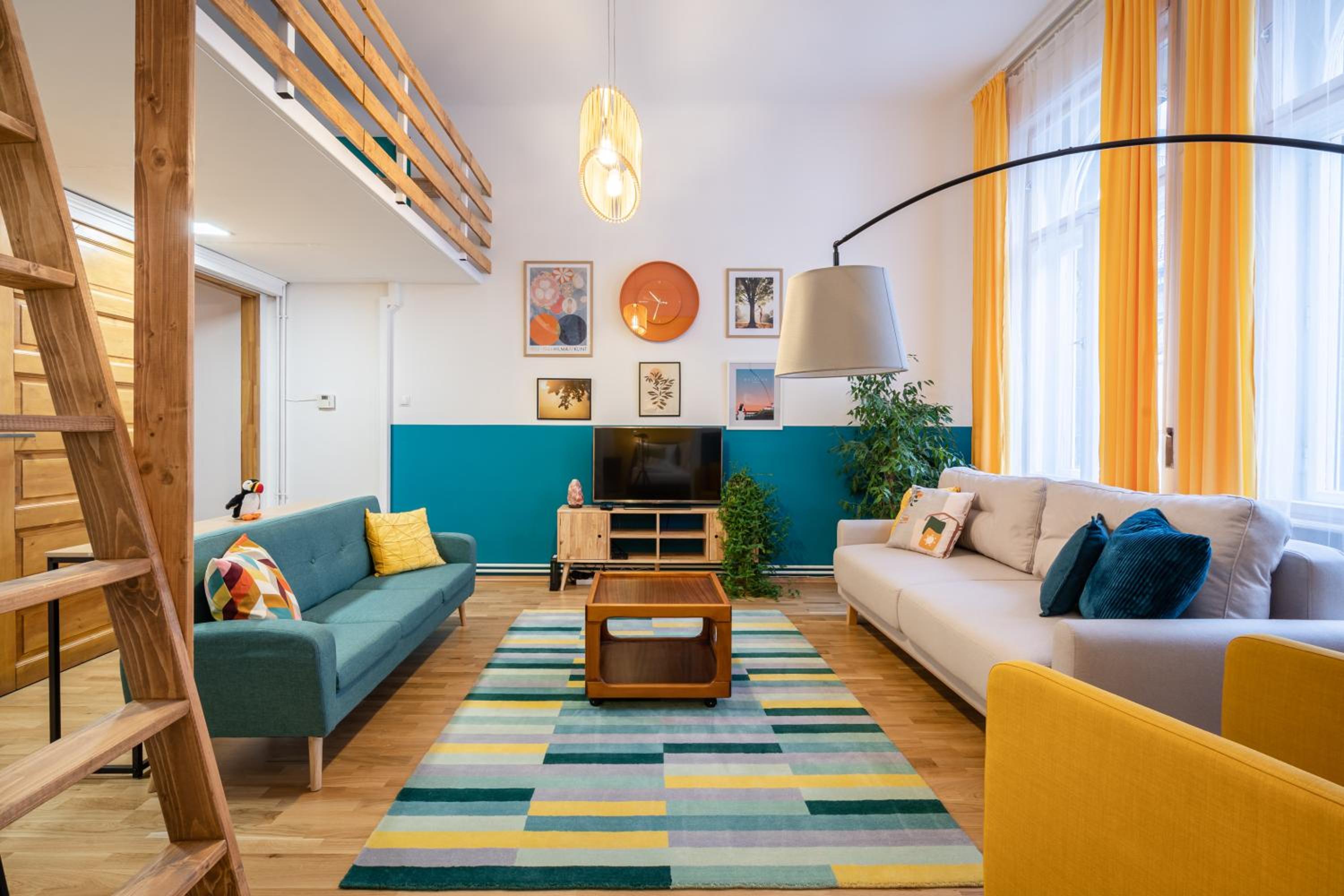 Live Star Apartment view 2