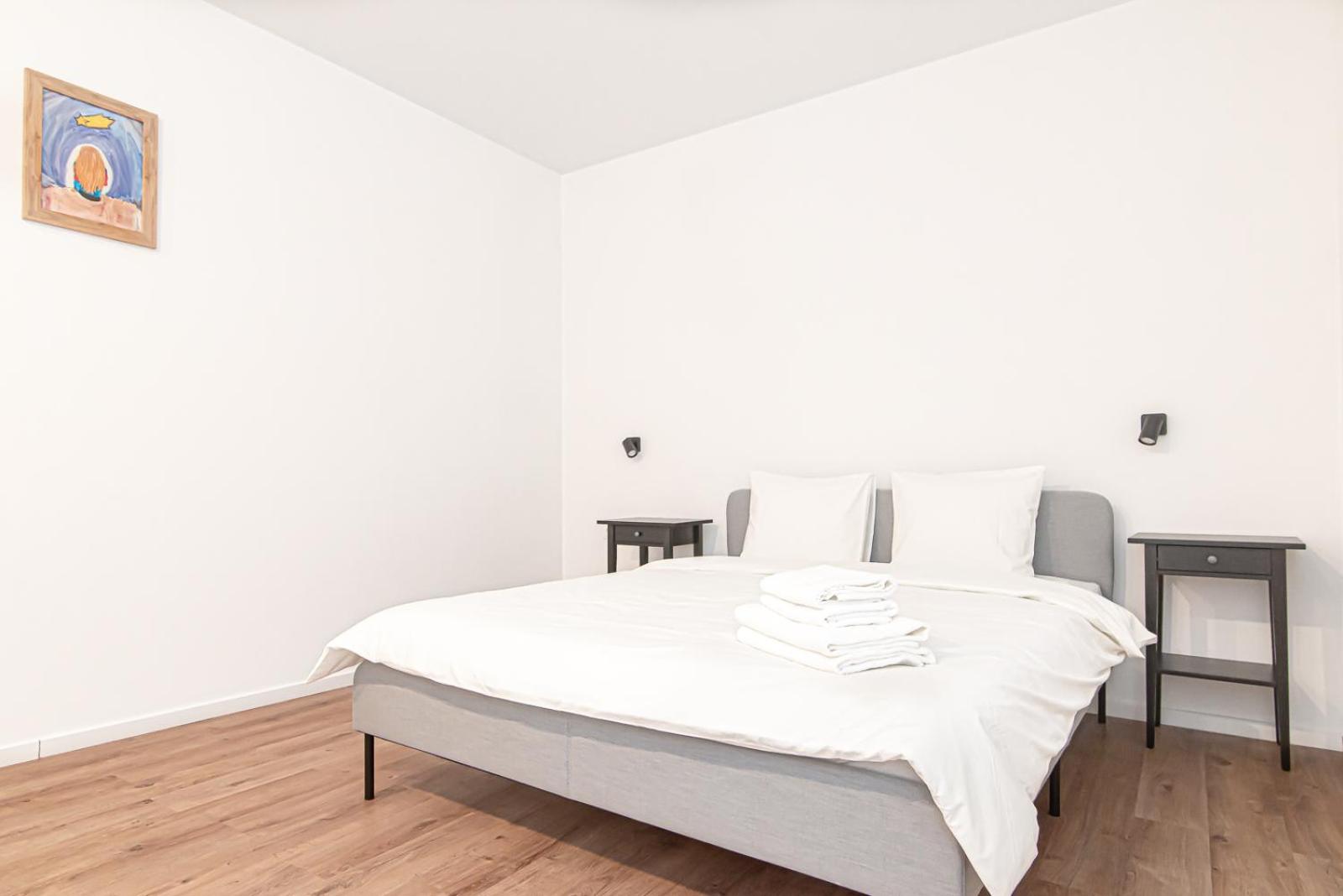 Spacious 2-bedroom apartment in Vilnius Old Town by URBAN RENT view 5