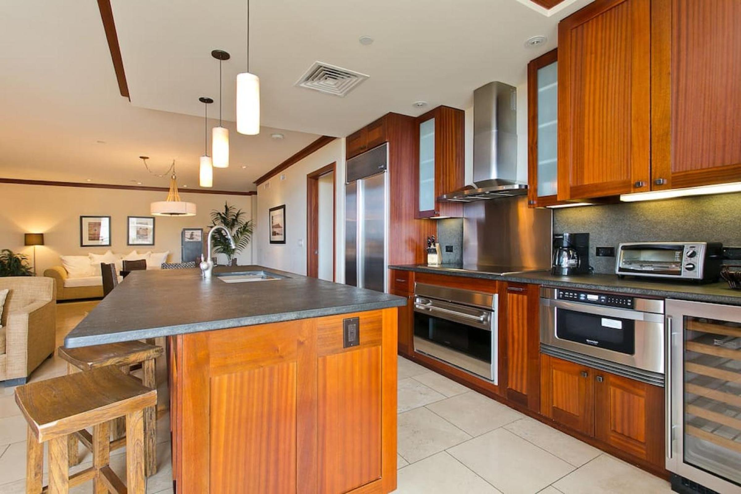 Luxury Poolside Oceanview OT512 Ko Olina Beach Villa 2BR 2BA &Free Parking Private Lanai Steps to Lagoon & Disney Aulani view 5