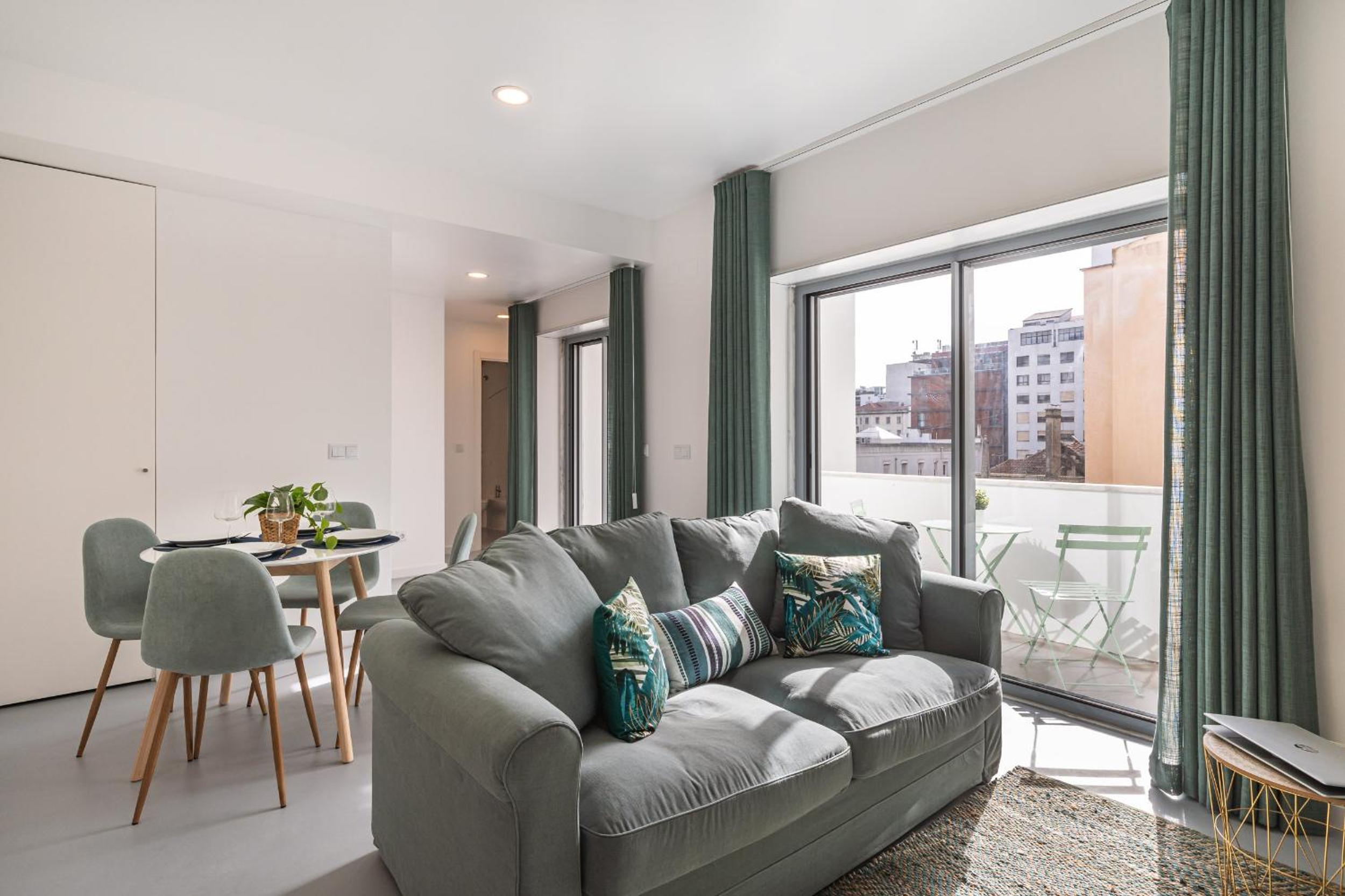 Succeed Campo Pequeno Apartments view 5