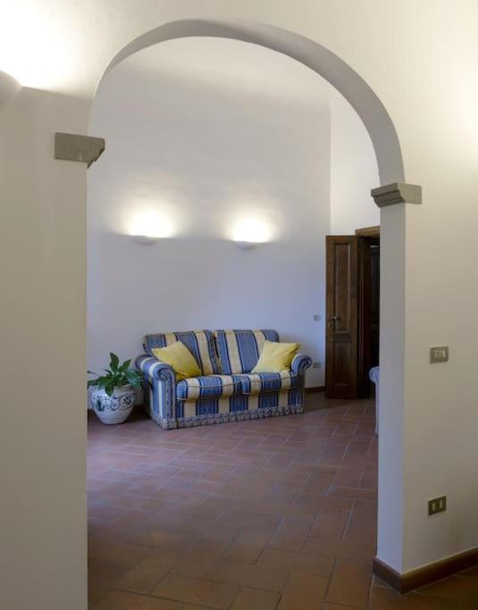 D/T Elegant & Spacious Flat 2' walk train station