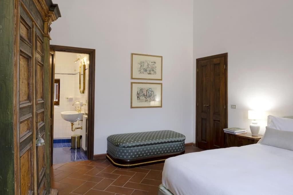D/T Elegant & Spacious Flat 2' walk train station