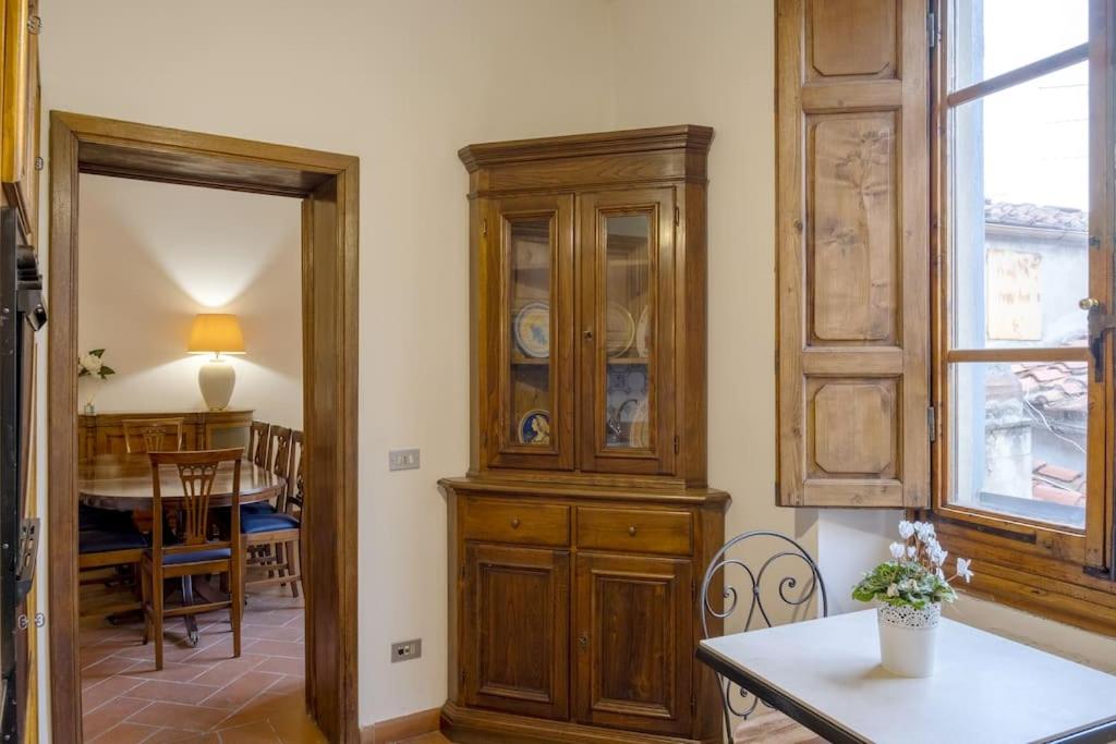 D/T Elegant & Spacious Flat 2' walk train station