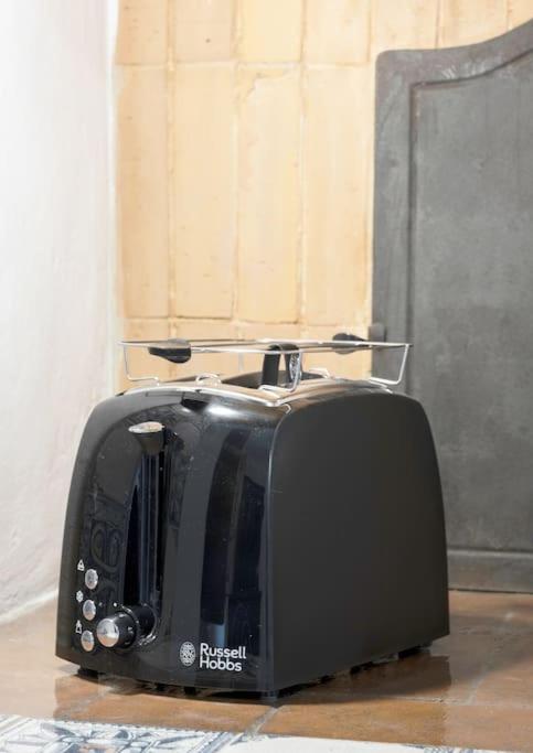 D/T Elegant & Spacious Flat 2' walk train station