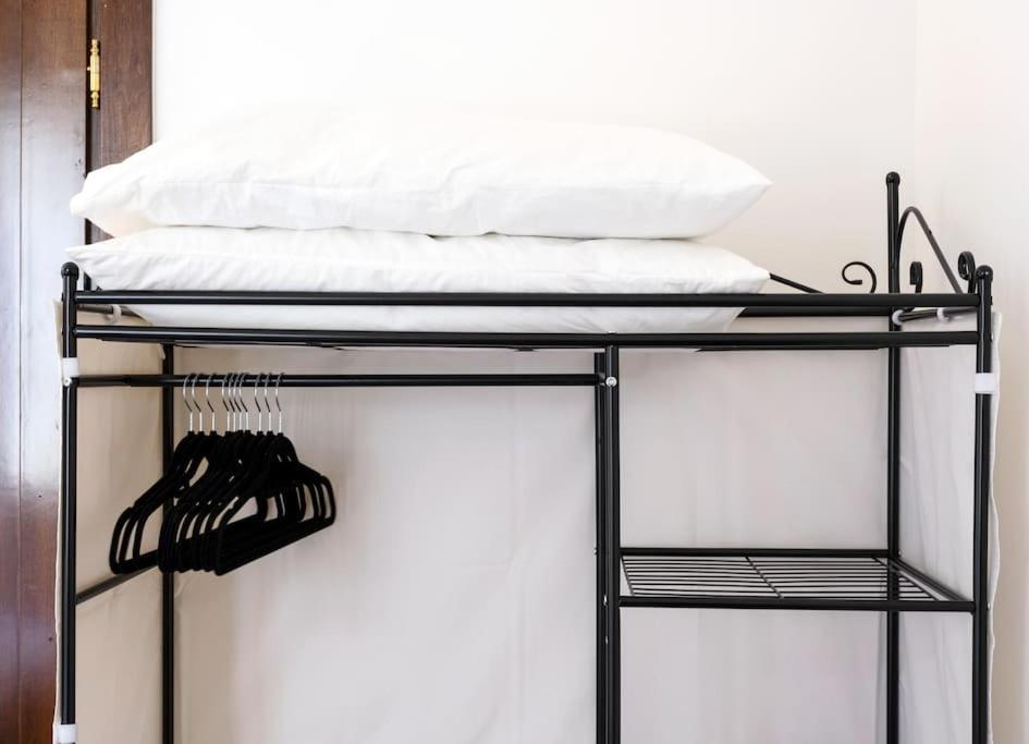 D/T Elegant & Spacious Flat 2' walk train station