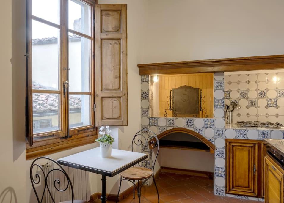 D/T Elegant & Spacious Flat 2' walk train station