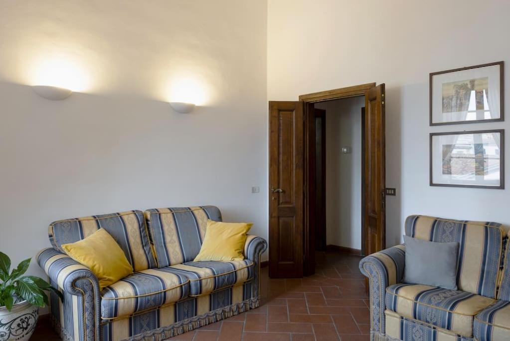 D/T Elegant & Spacious Flat 2' walk train station
