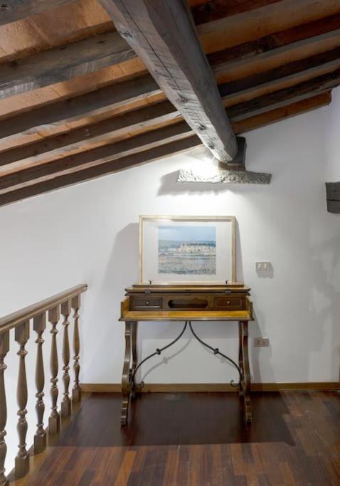 D/T Elegant & Spacious Flat 2' walk train station