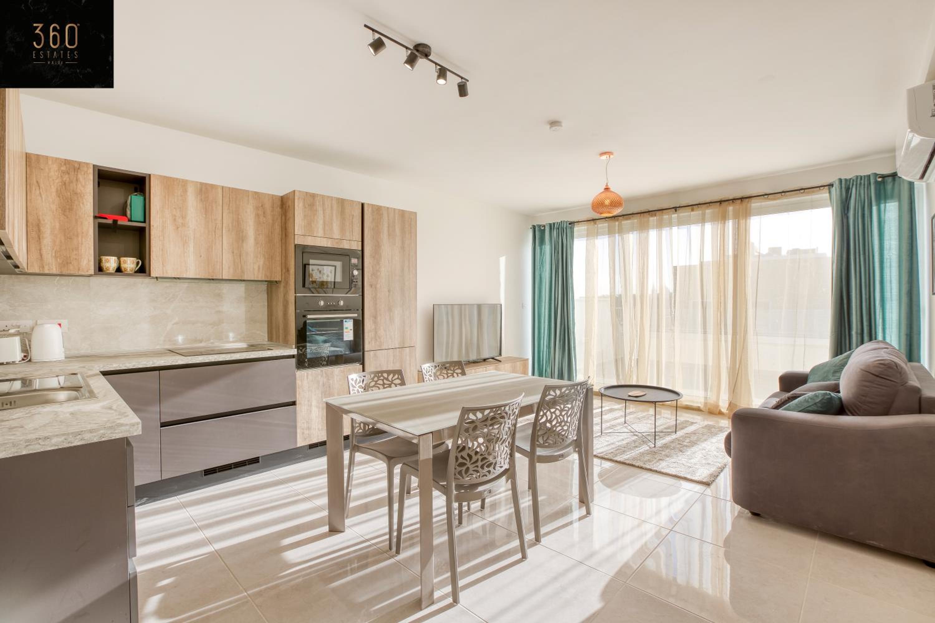 Brand new APT, with PRVT Balcony & WIFI BY 360 Estates view 4