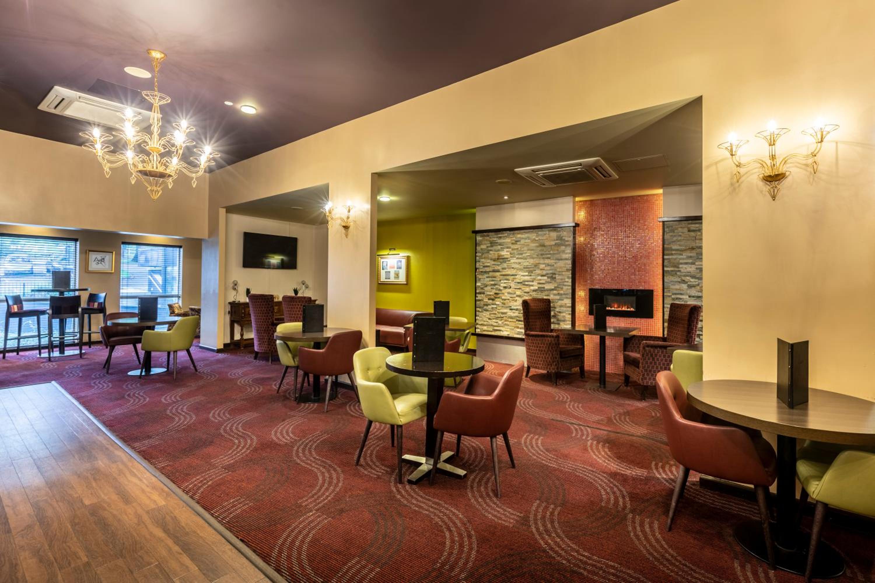 Gloucester Vacations - Gloucester Robinswood Hotel, BW Signature Collection - Property Image 1