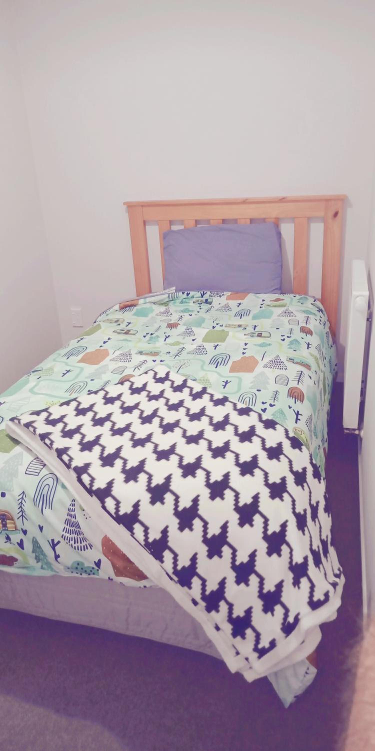Modest comfortable relaxed home away from home view 4