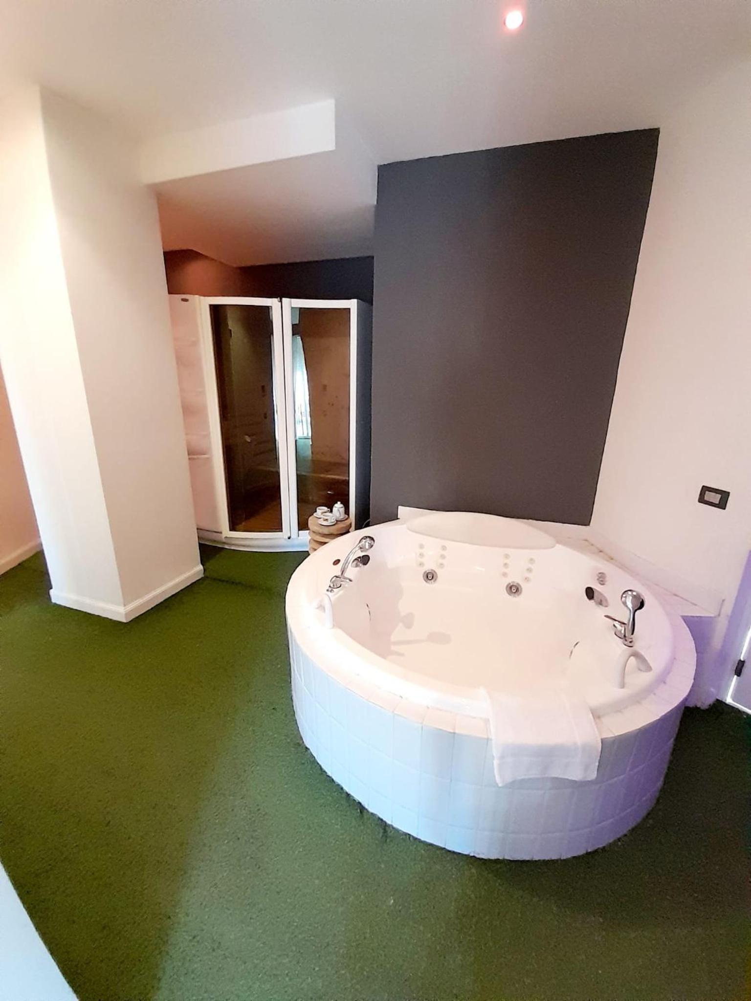 Mayfair Lifestyle Suites by Babylon Stay