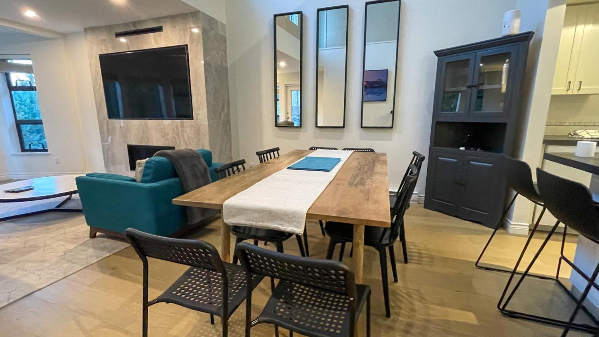 2BR plus Loft, Modern and Spacious, Hot Tub and Sauna, Private Balcony, Fireplace