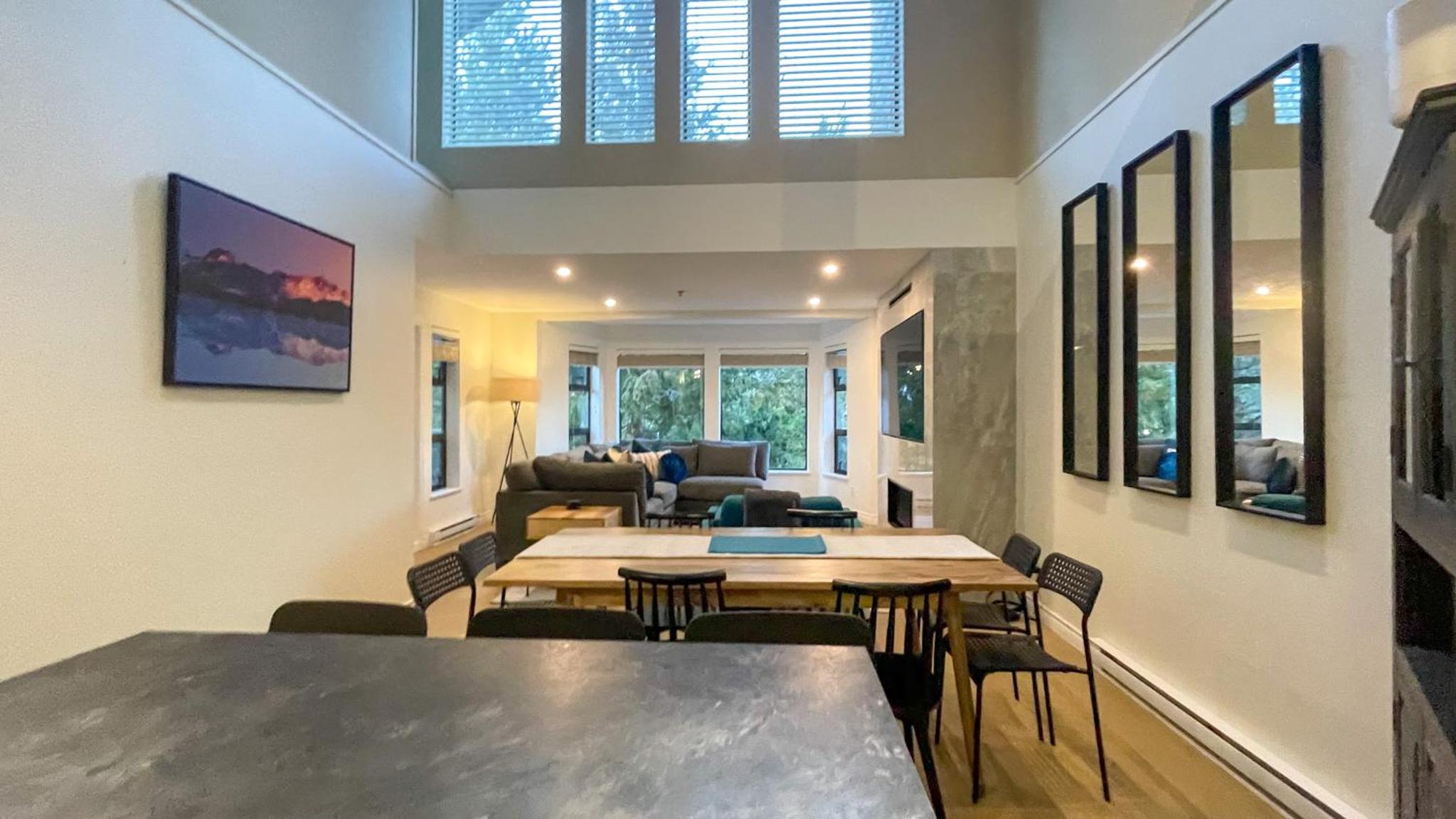 2BR plus Loft, Modern and Spacious, Hot Tub and Sauna, Private Balcony, Fireplace