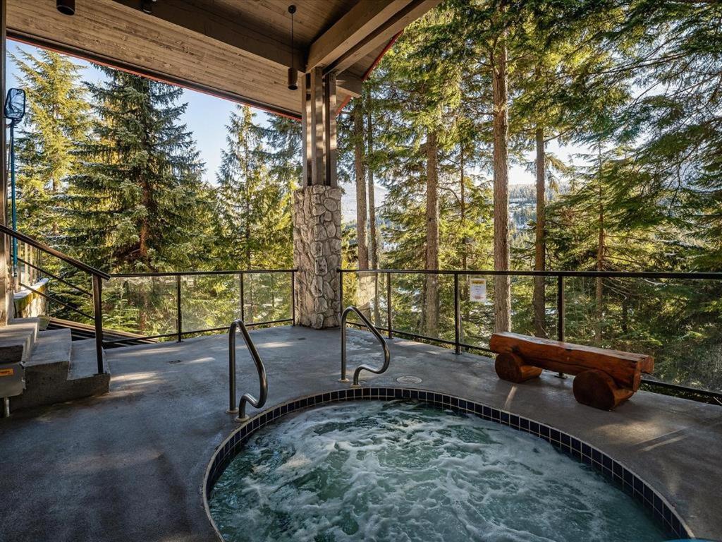 2BR plus Loft, Modern and Spacious, Hot Tub and Sauna, Private Balcony, Fireplace