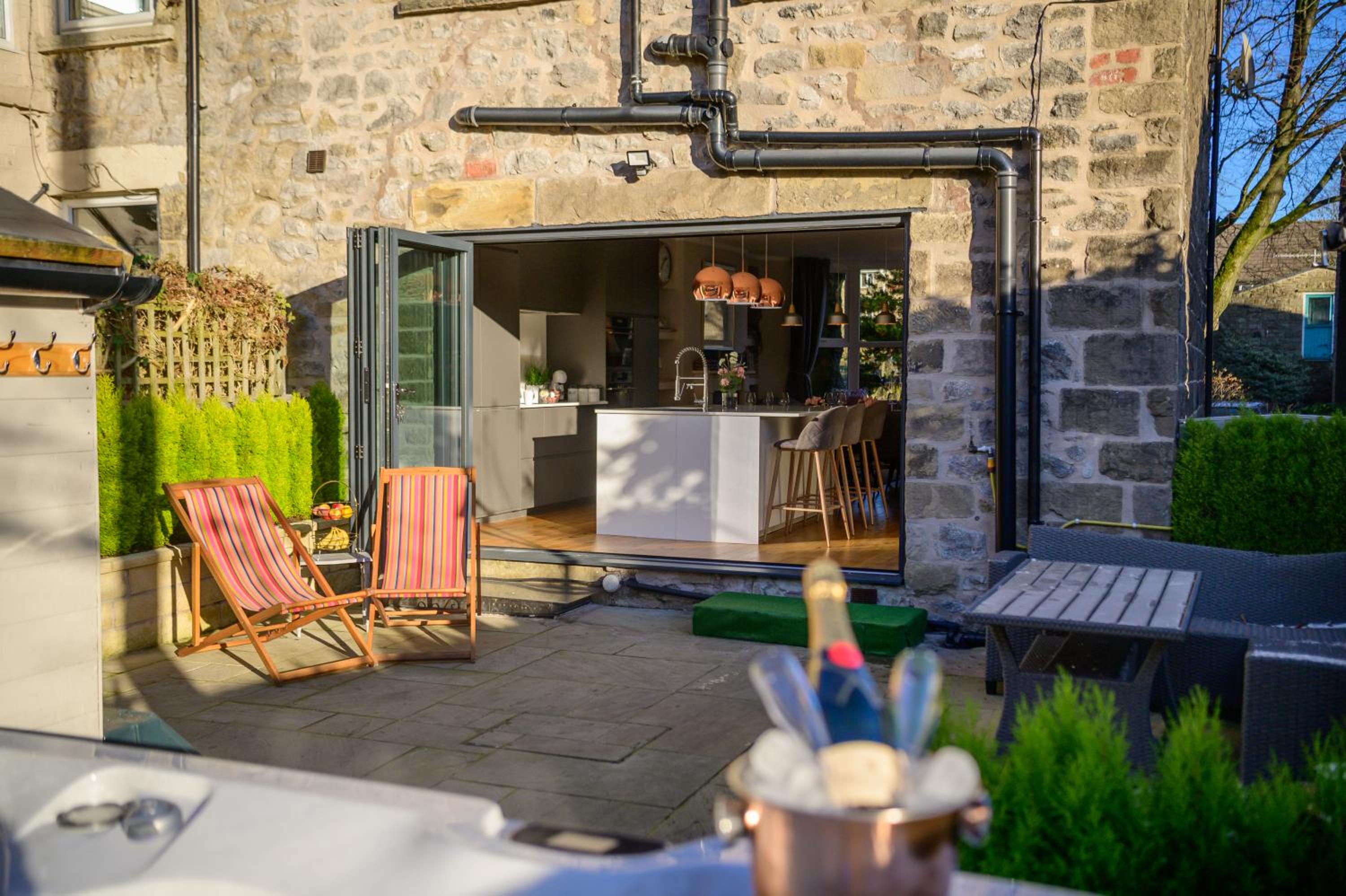 Luxurious Tranquil Four Bedroom Retreat in Buxton