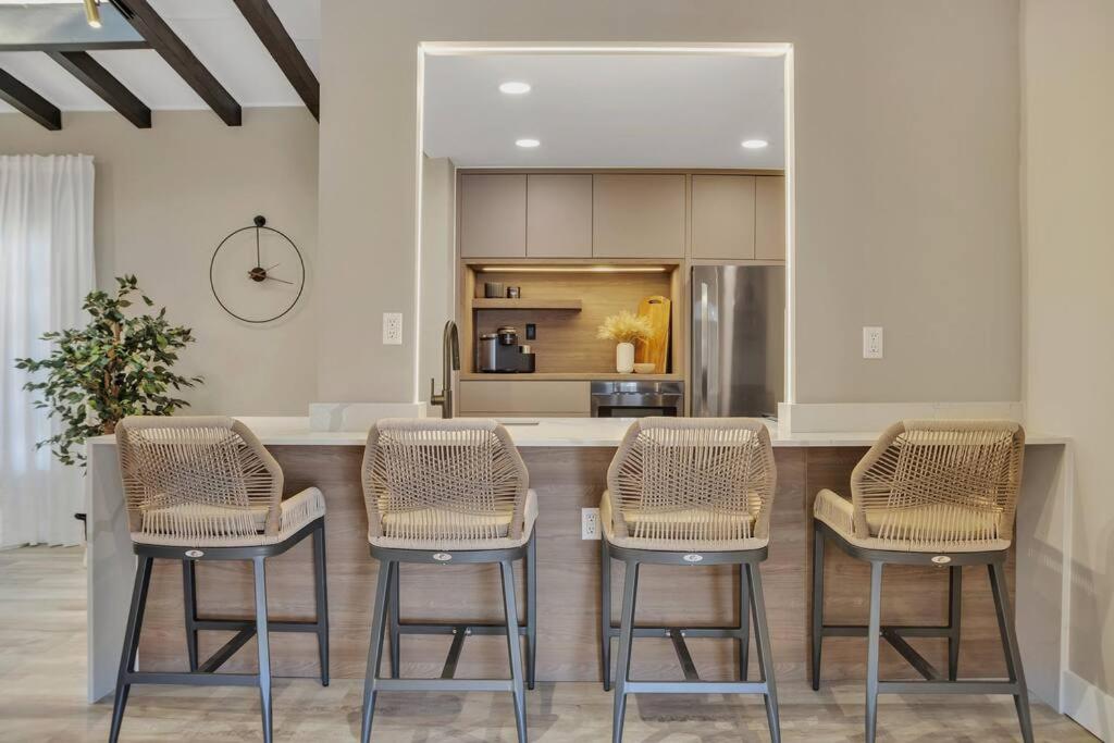Stunning 2 Story Villa with Pool view 4