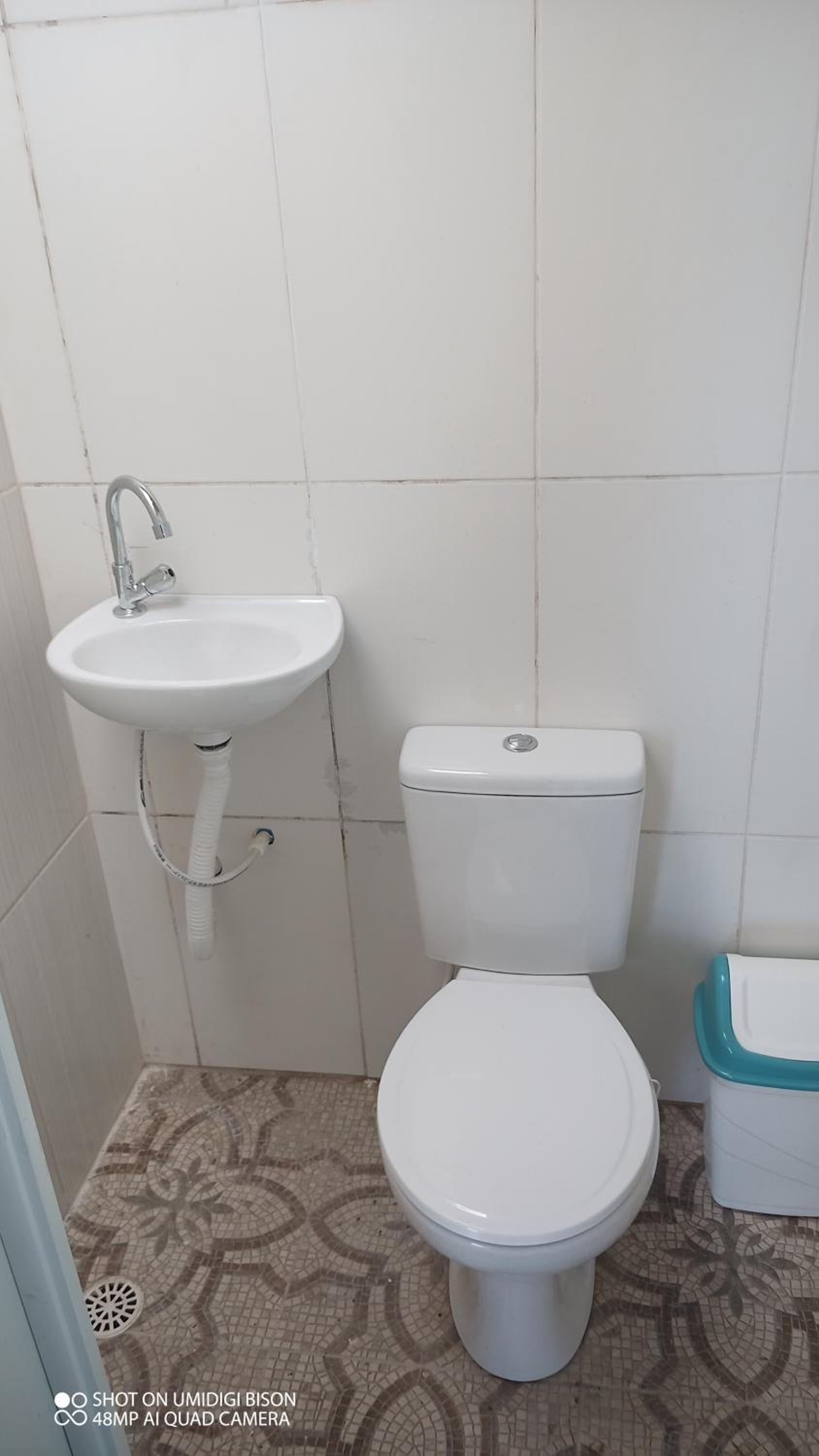 Casa com piscina , churrasqueira, Wi-Fi, em rua de Areia à 1km da praia, bairro sussegado, proíbido uso de som extremamente alto ideal para descansar