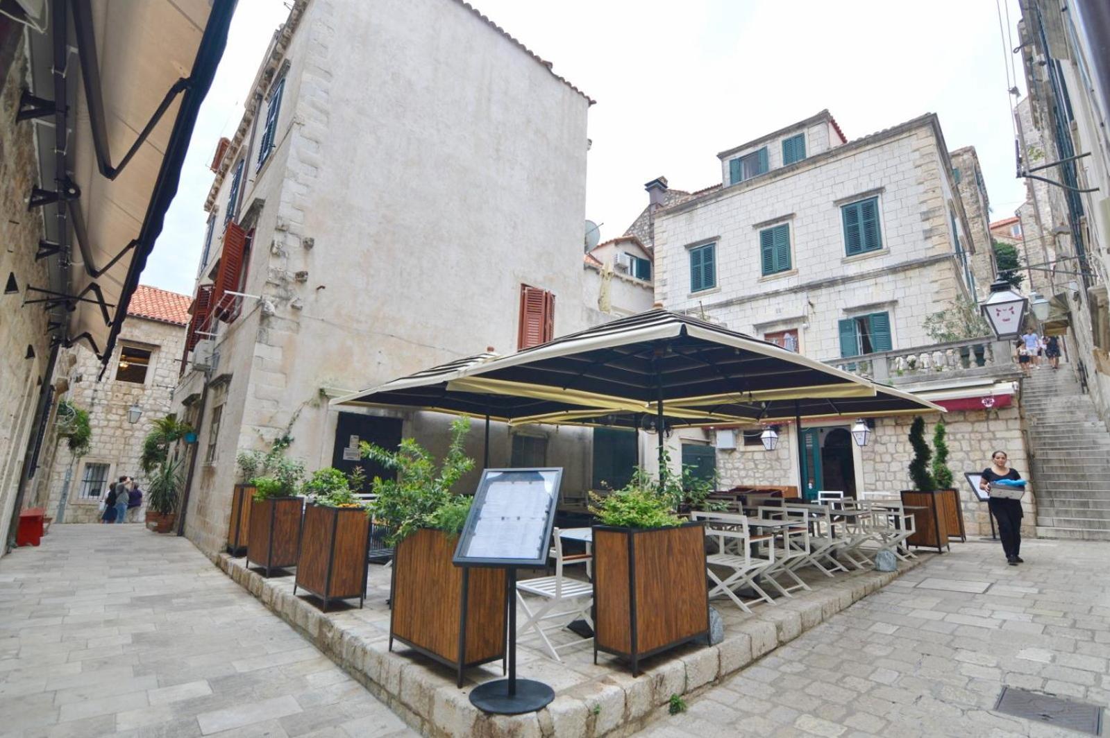 Festa Apartments & Rooms