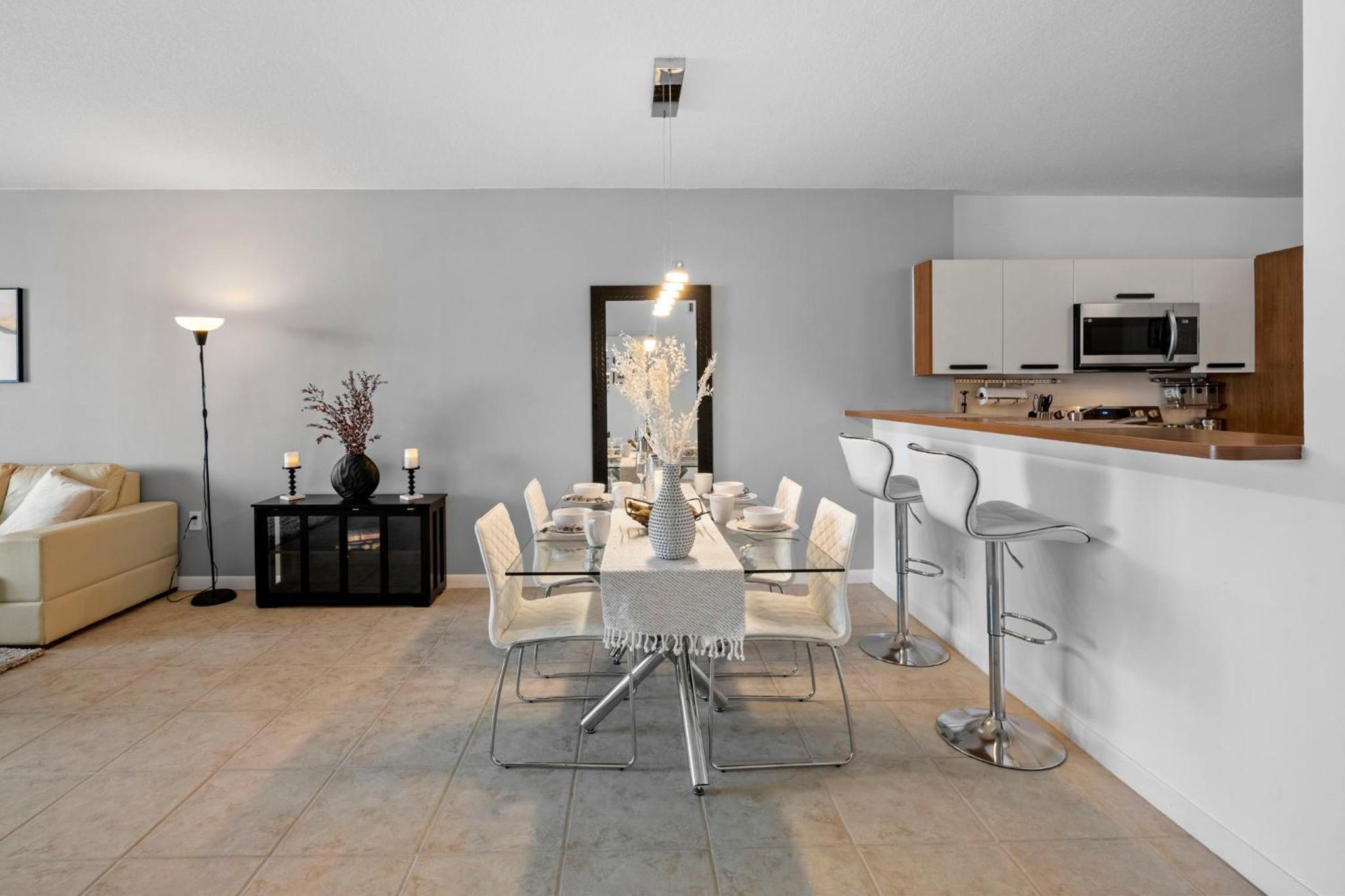Waterfront Luxury 2-Bedroom Condo Sunny Isles Beach