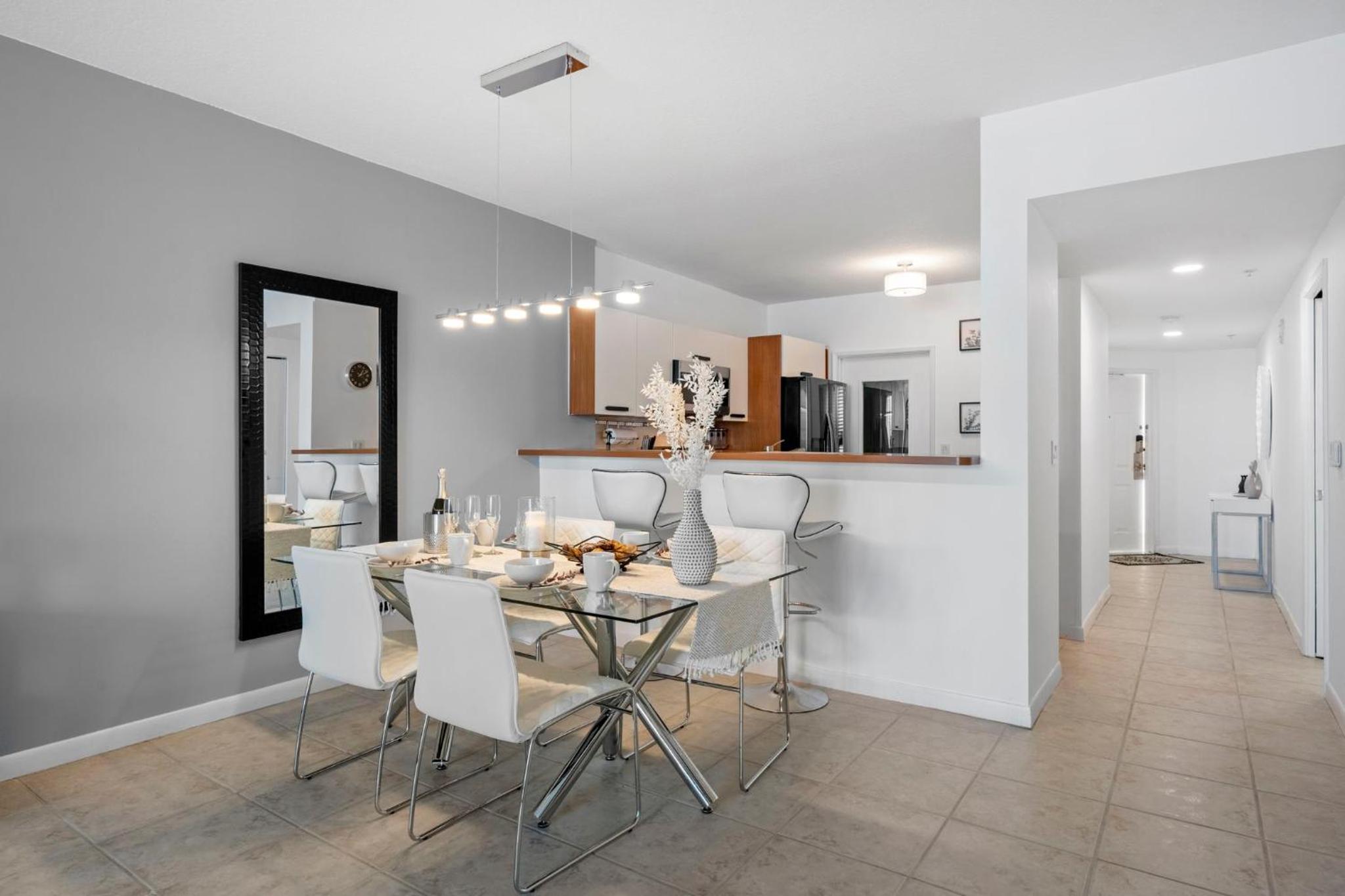 Waterfront Luxury 2-Bedroom Condo Sunny Isles Beach