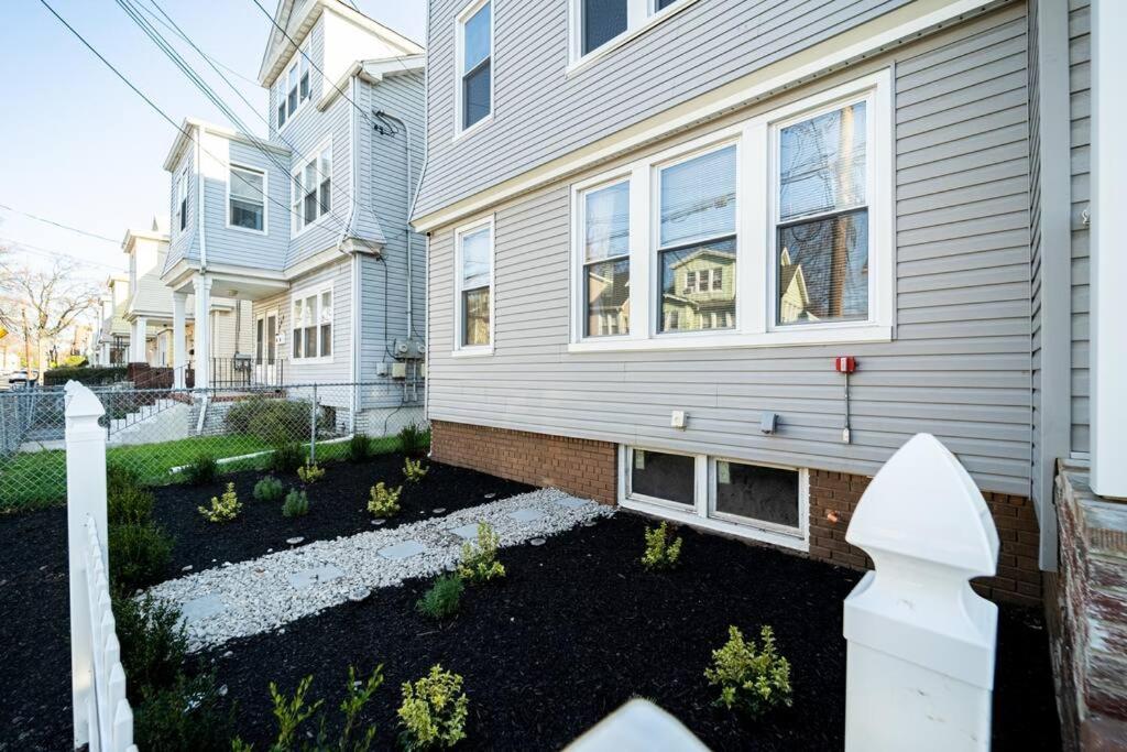 6 Mins From EWR Airport Cozy 3 Bedroom Apartment view 3