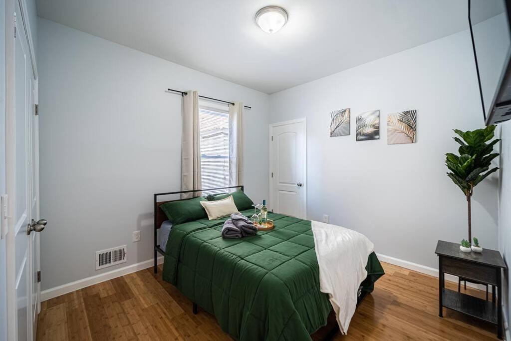 6 Mins From EWR Airport Cozy 3 Bedroom Apartment view 4