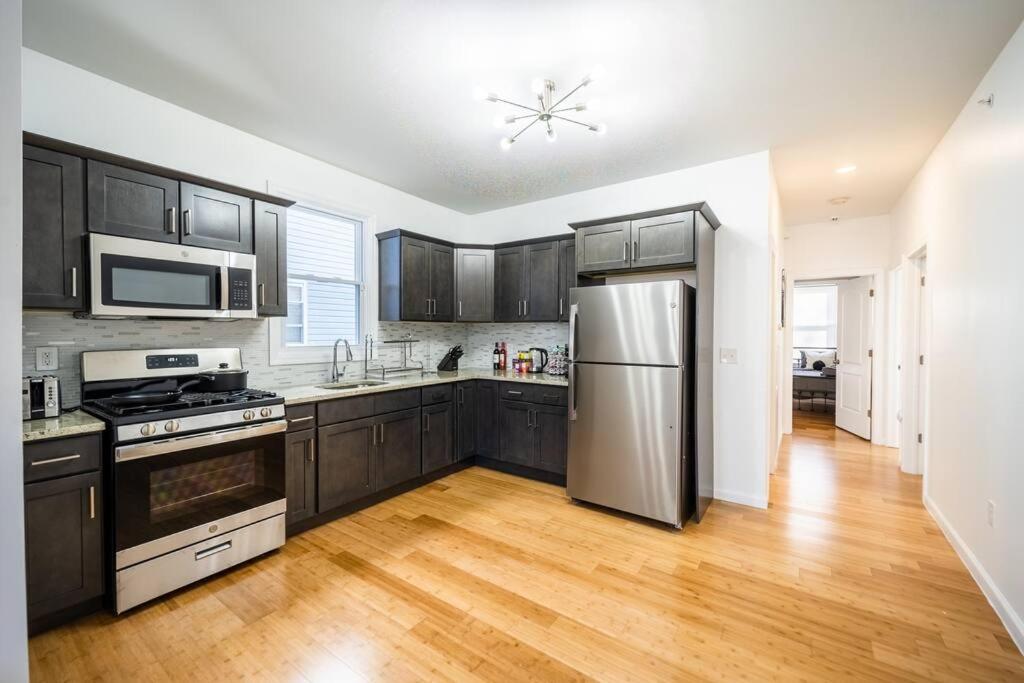 6 Mins From EWR Airport Cozy 3 Bedroom Apartment view 5