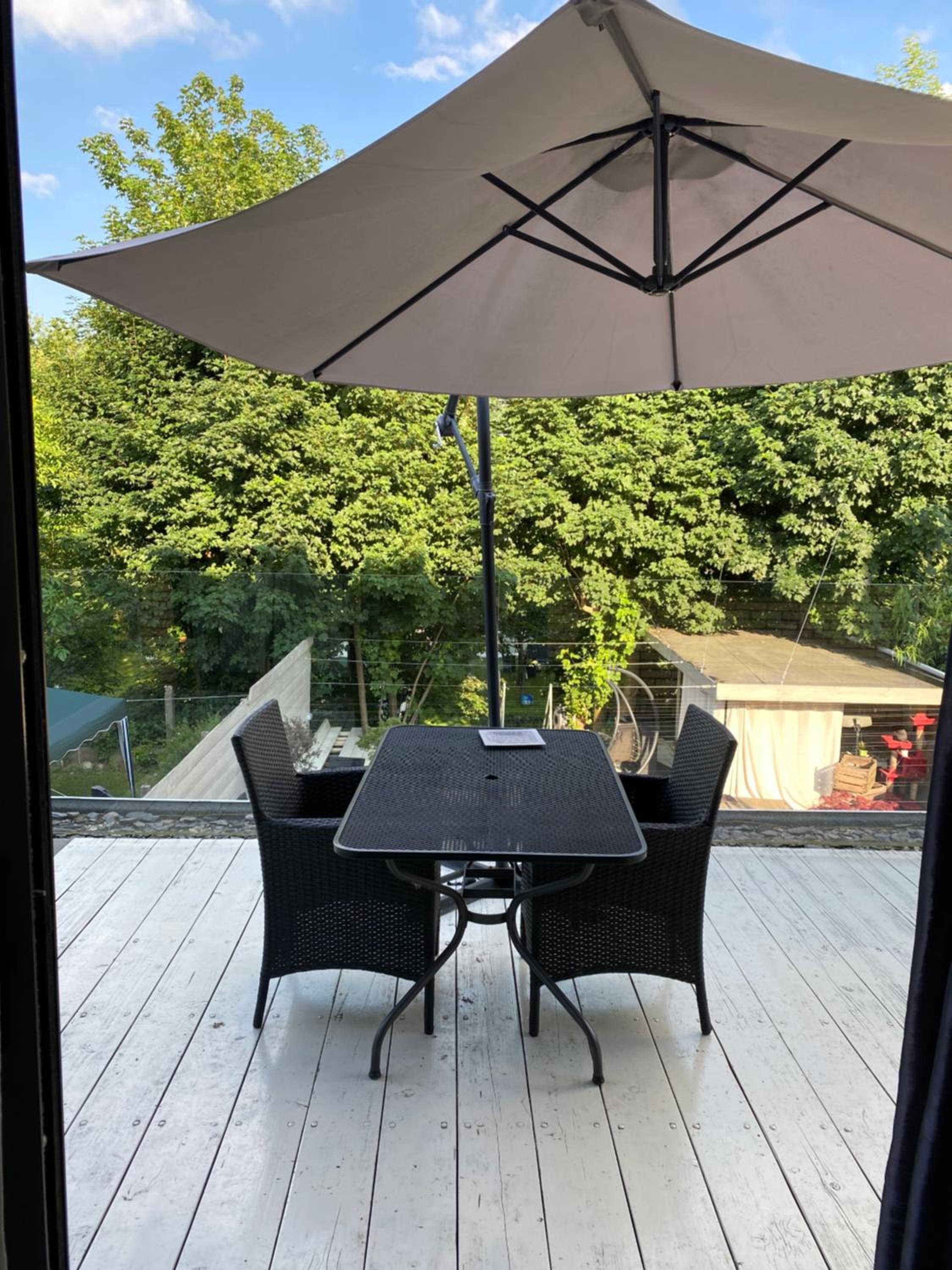 Appartement met groot terras view 2