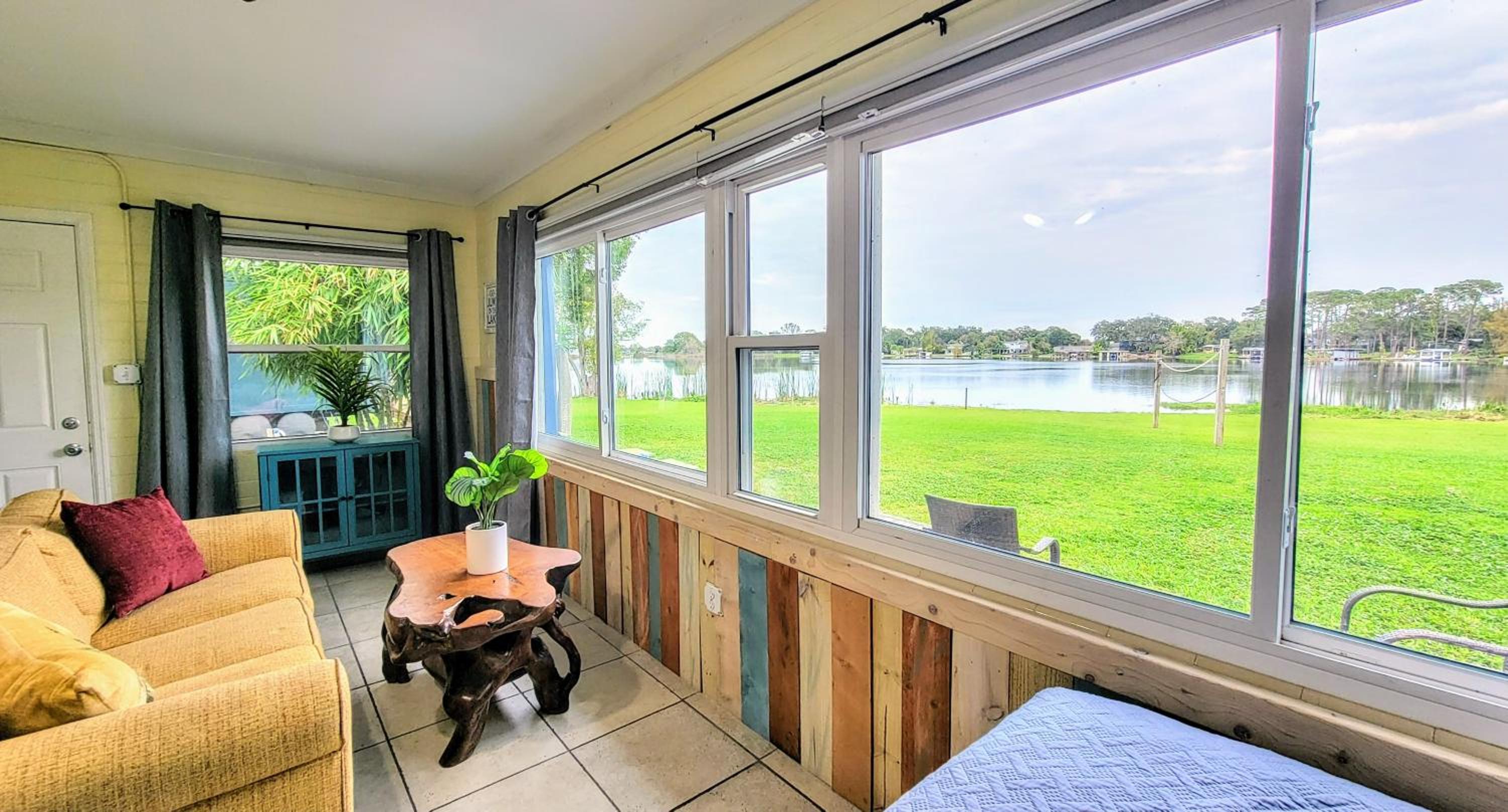 Orlando Lakefront Tiny Houses