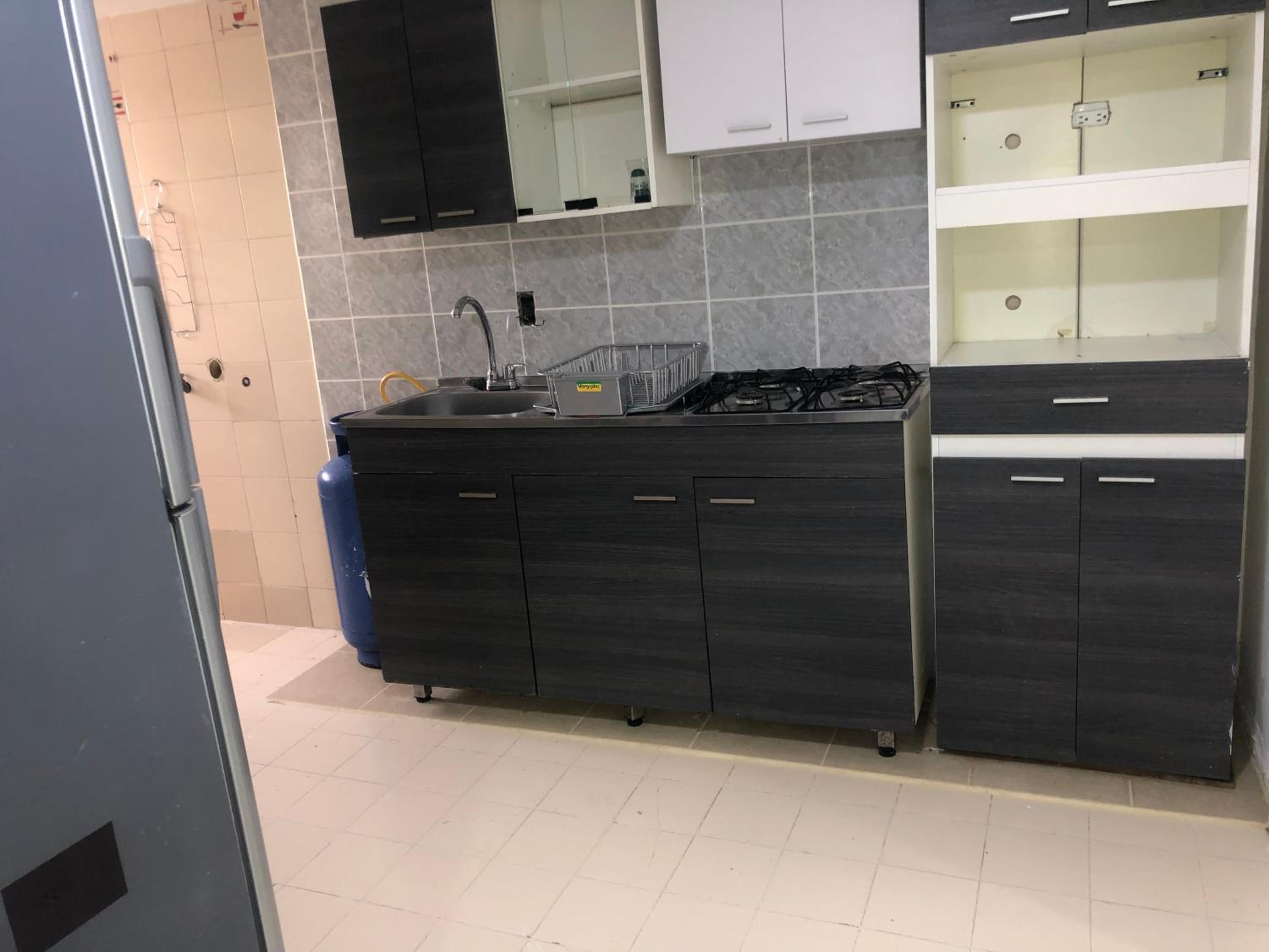 Apartamento cómodo en laureles, grande, céntrico ,bien ubicado Apto203