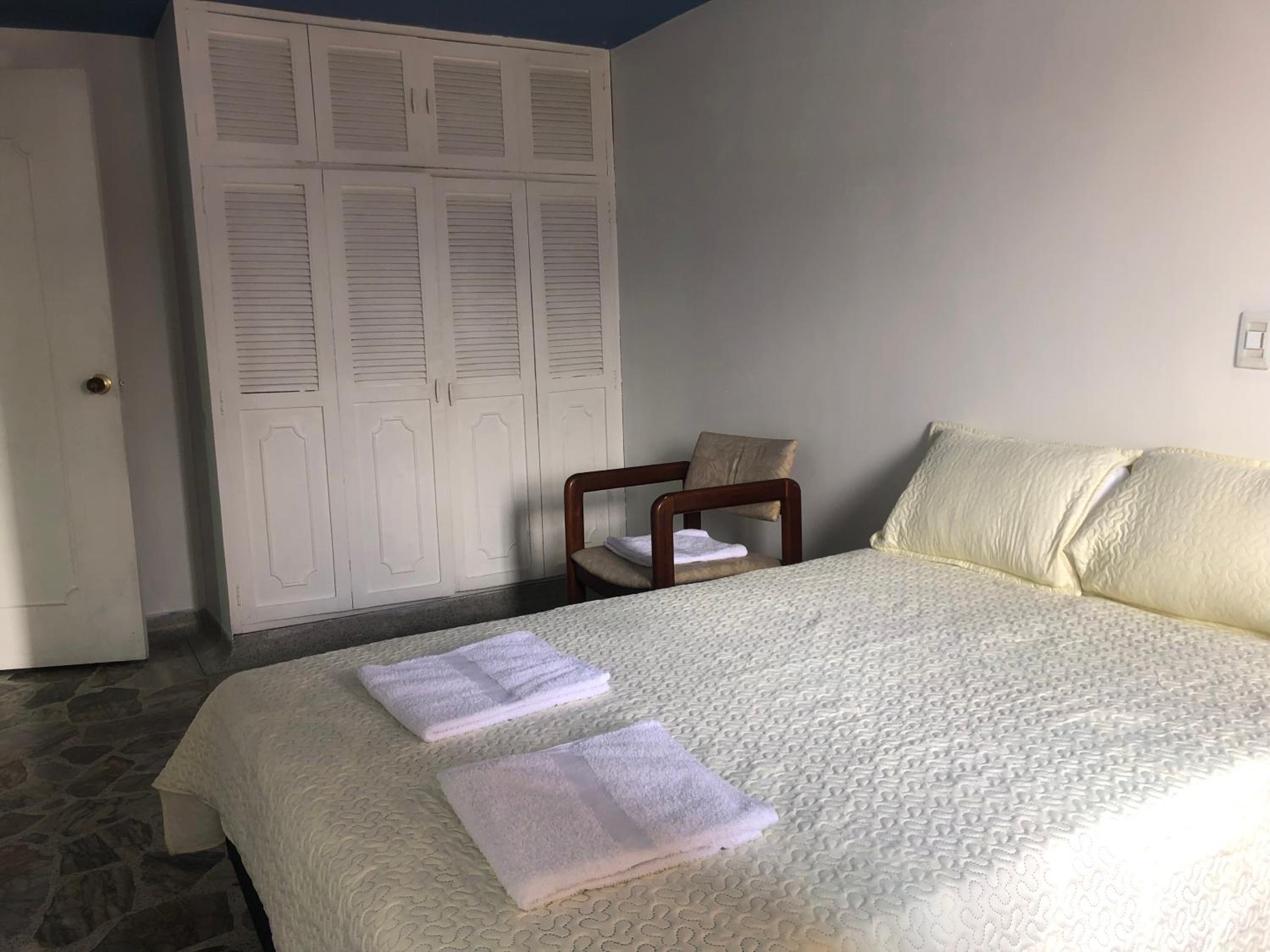 Apartamento cómodo en laureles, grande, céntrico ,bien ubicado Apto203