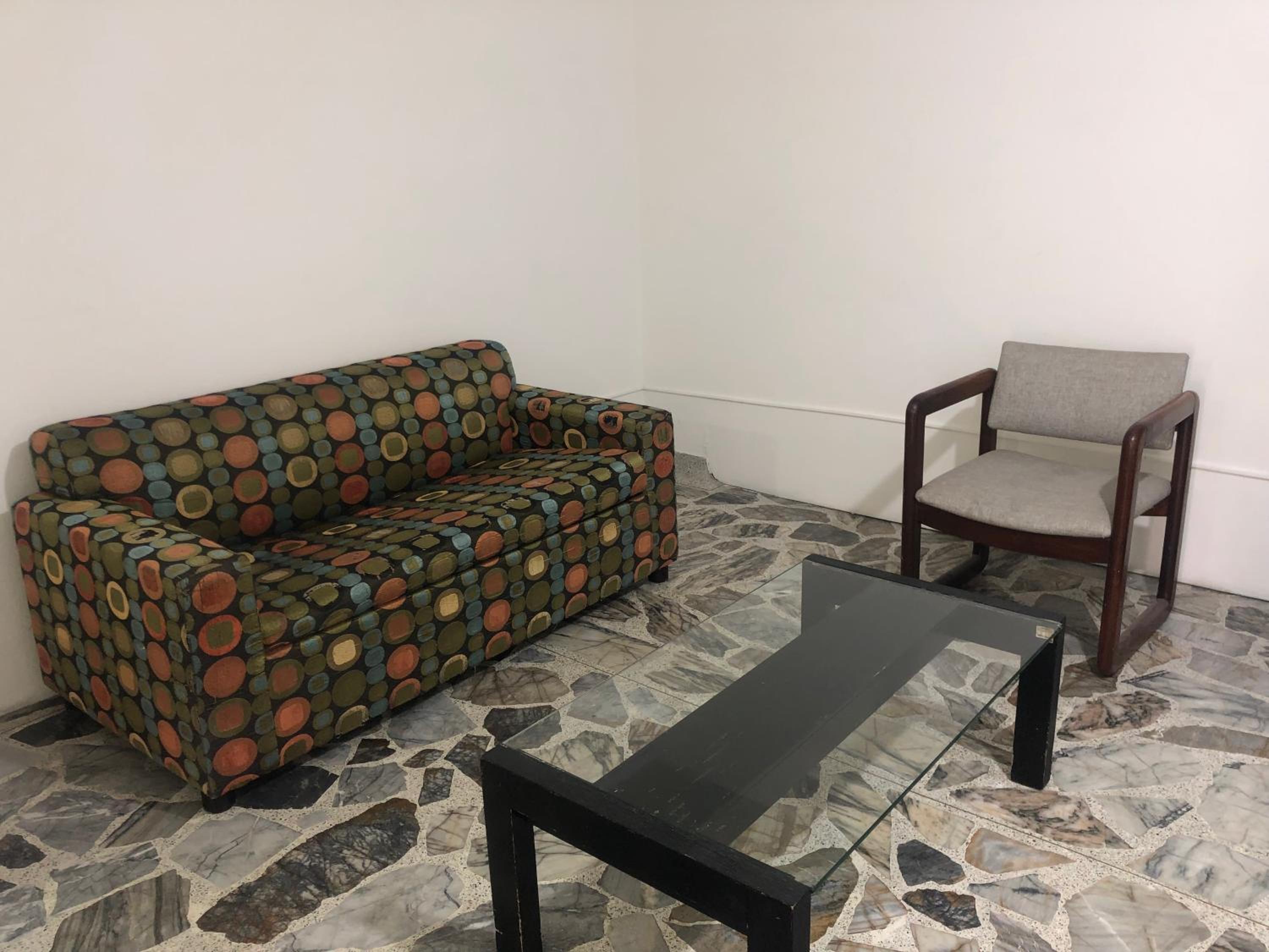 Apartamento cómodo en laureles, grande, céntrico ,bien ubicado Apto203