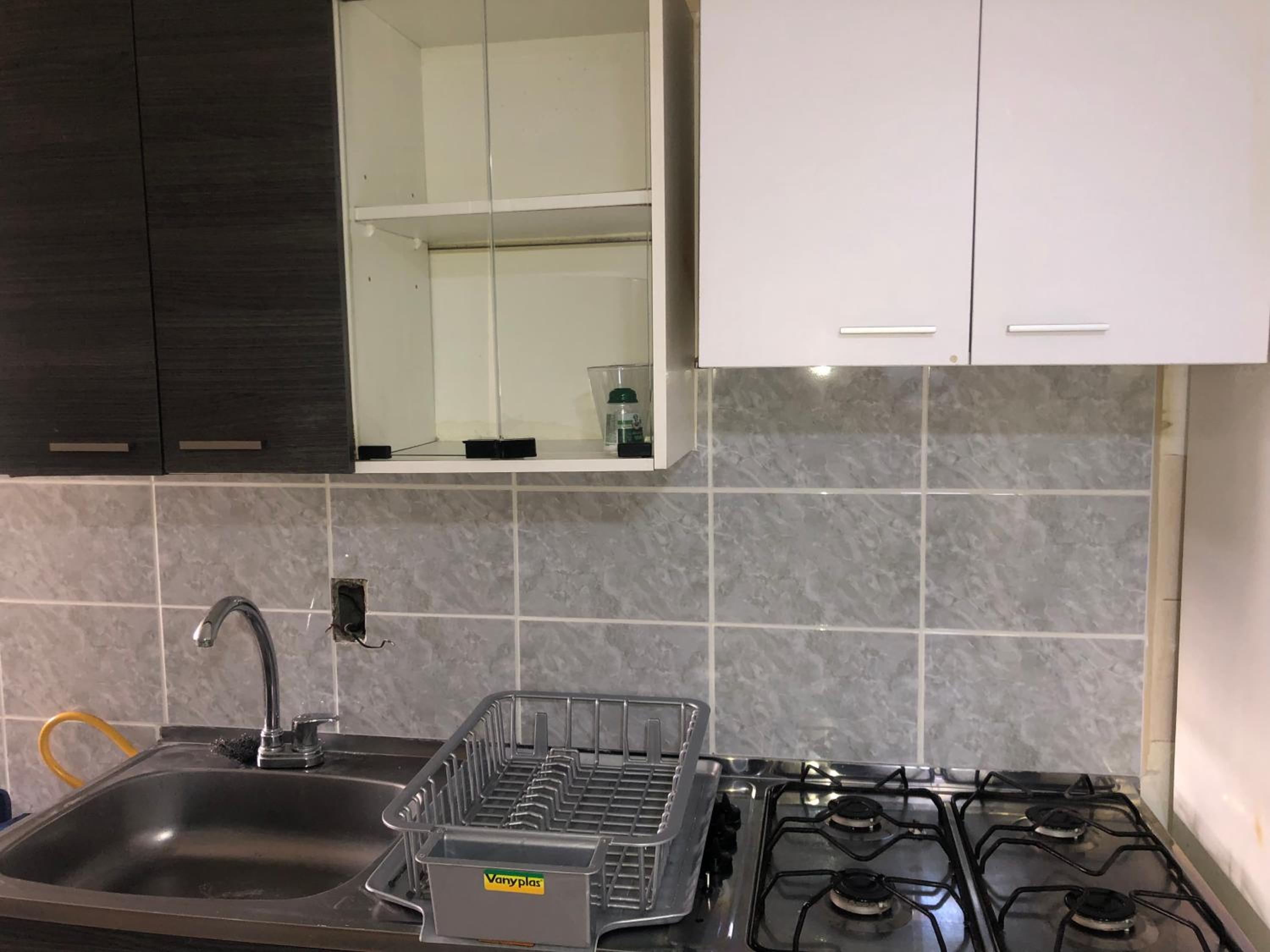 Apartamento cómodo en laureles, grande, céntrico ,bien ubicado Apto203