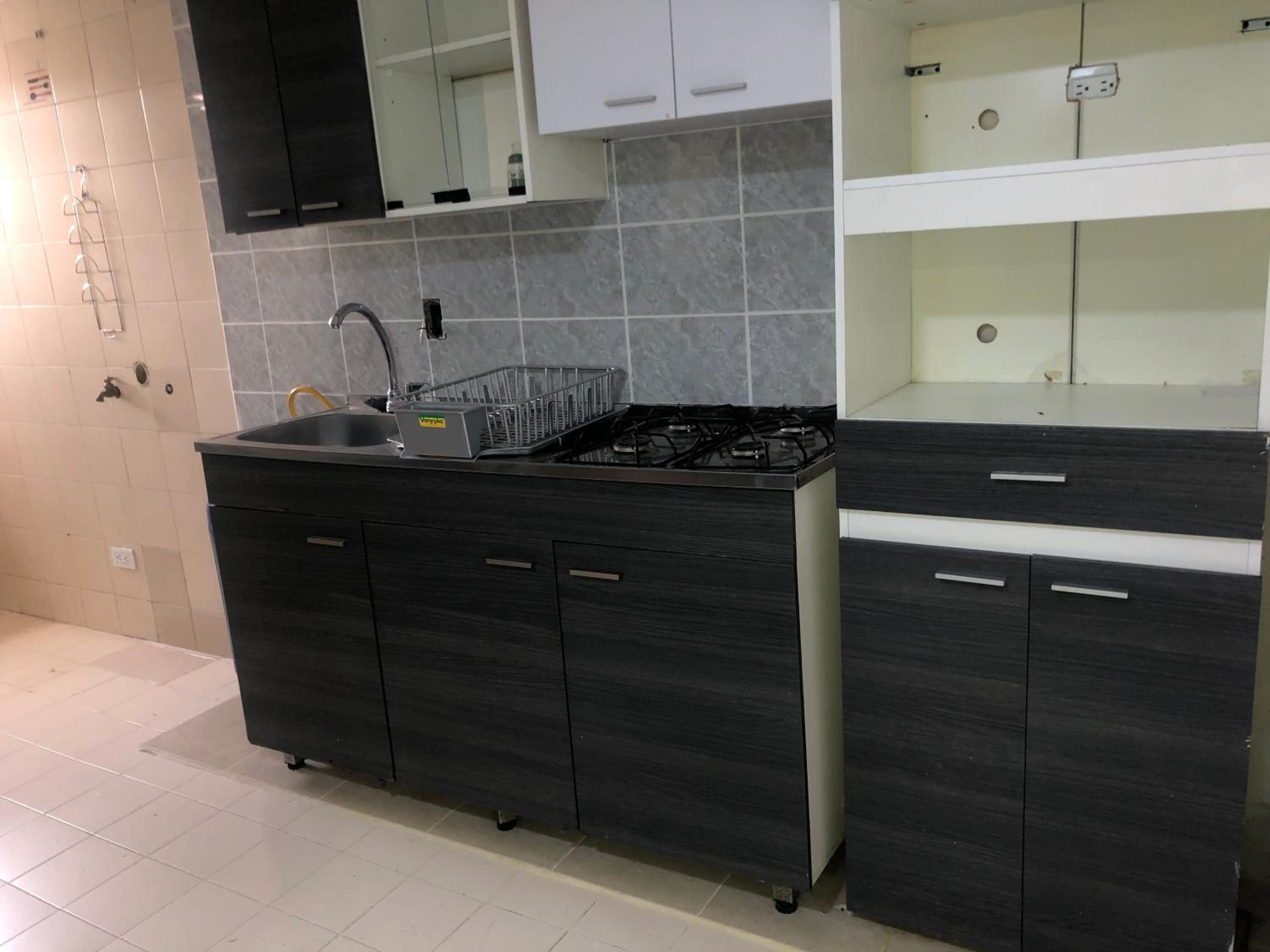 Apartamento cómodo en laureles, grande, céntrico ,bien ubicado Apto203