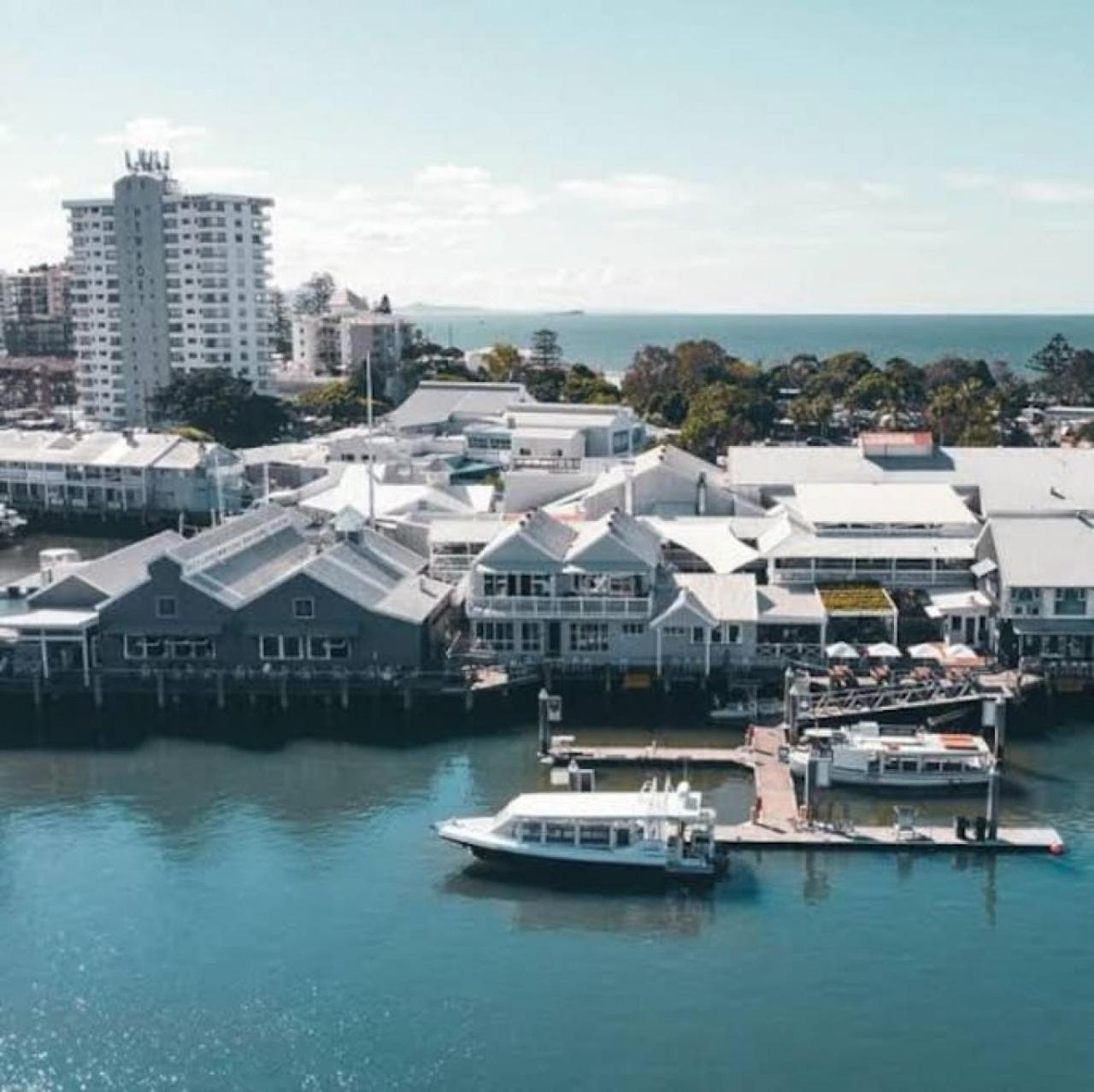 Coastal retreat, private, wine, netflix by Custom Bnb Hosting