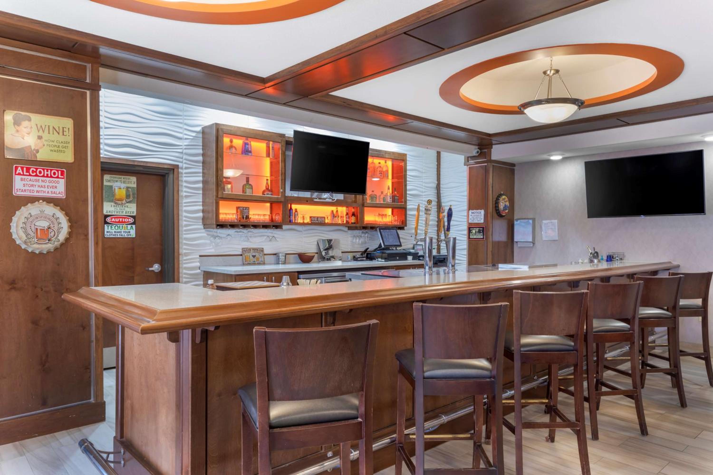 Fort Stockton Vacations - Best Western Plus Fort Stockton Hotel - Property Image 3