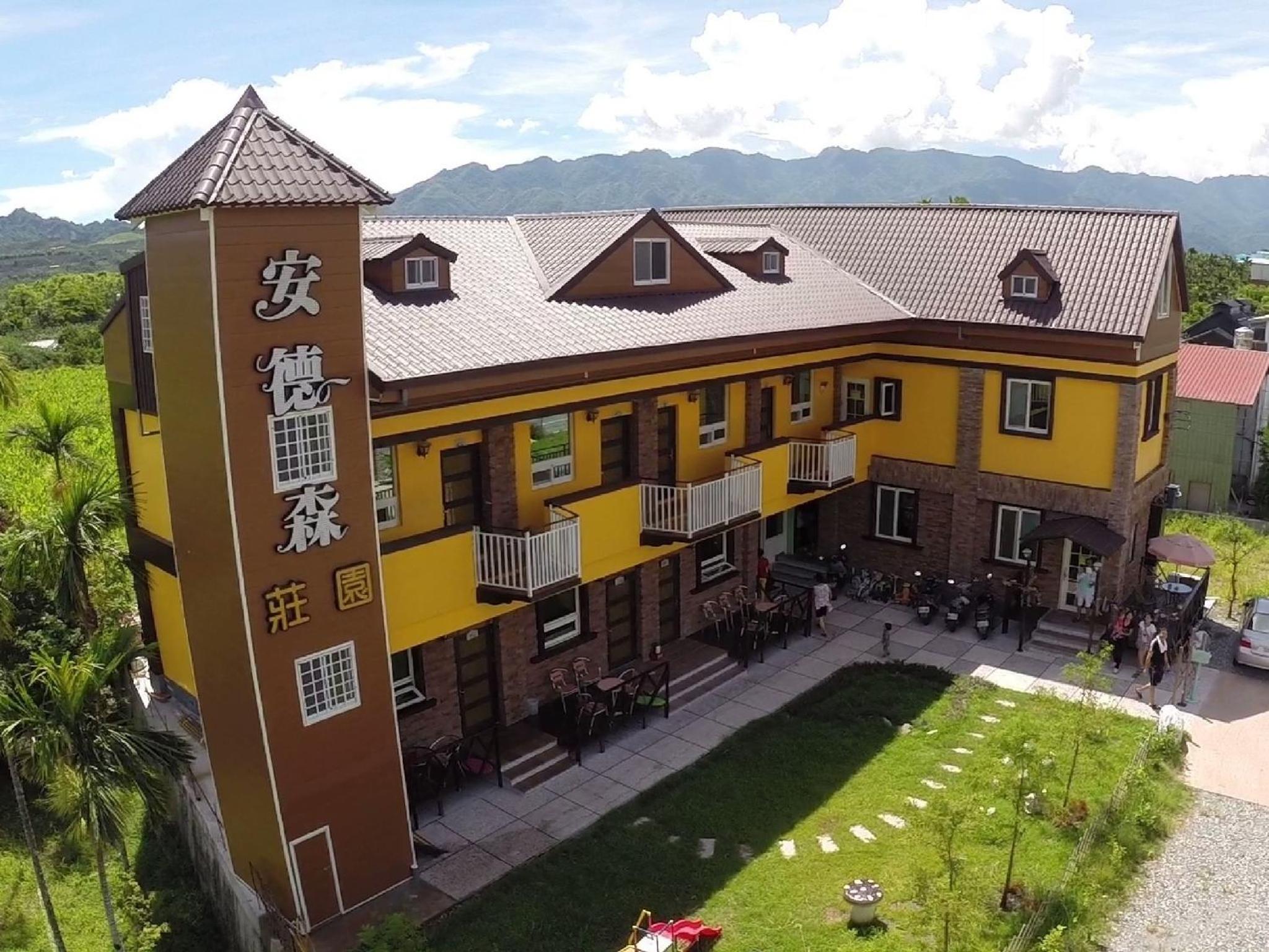 The Anderson Manor Hotel