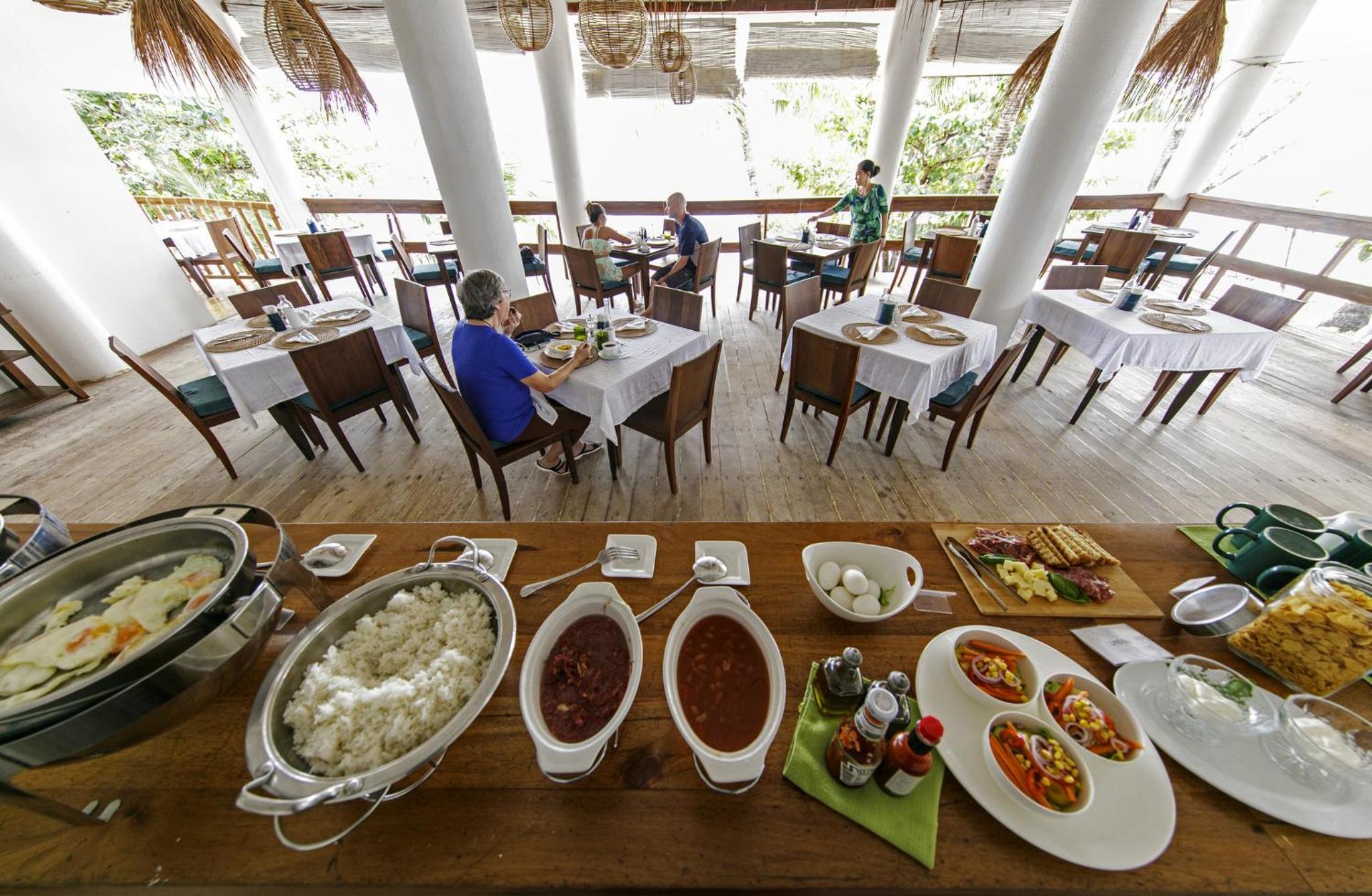 Ocean Vida Beach and Dive Resort 27
