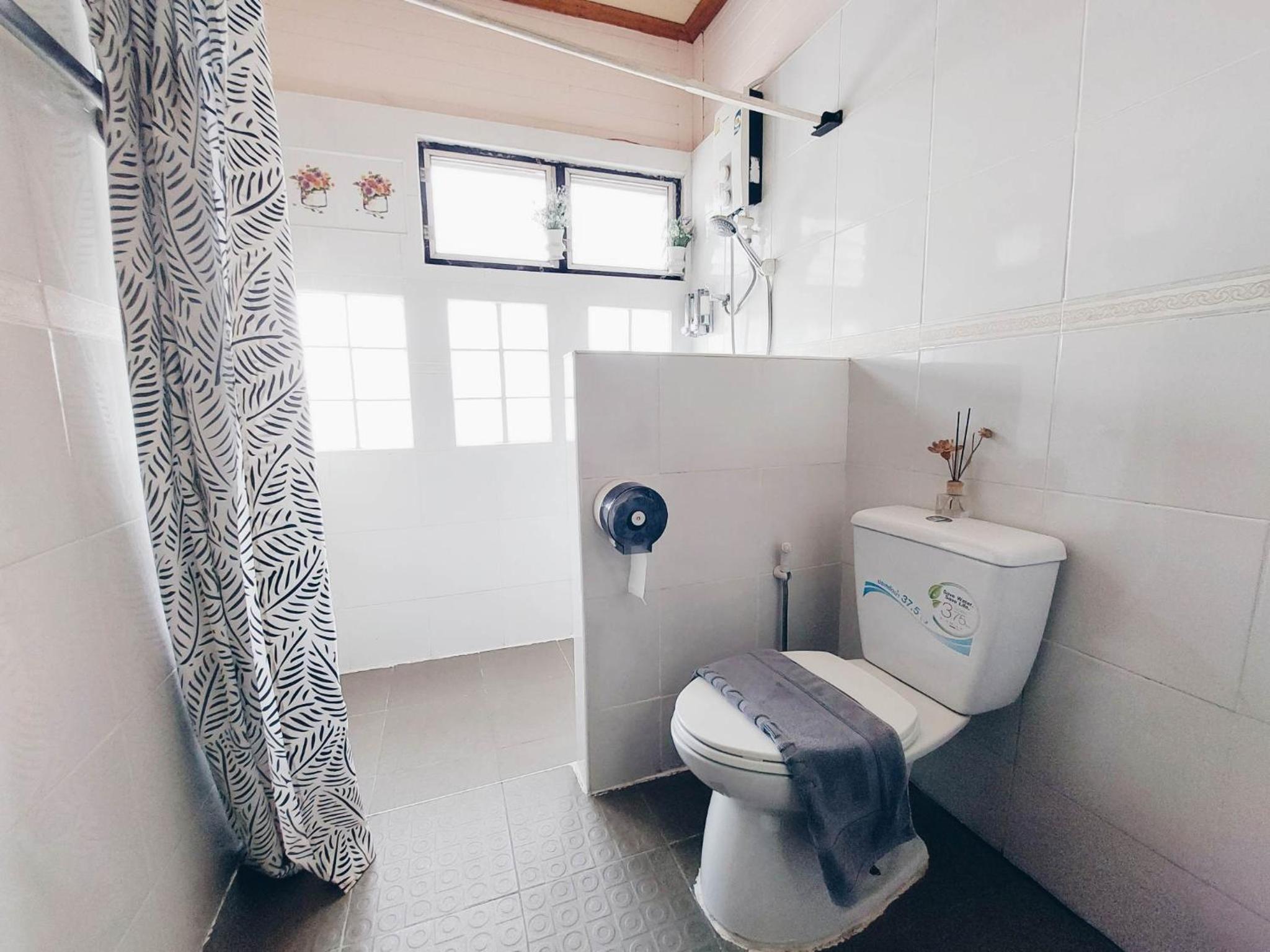 Green Riverside Homestay