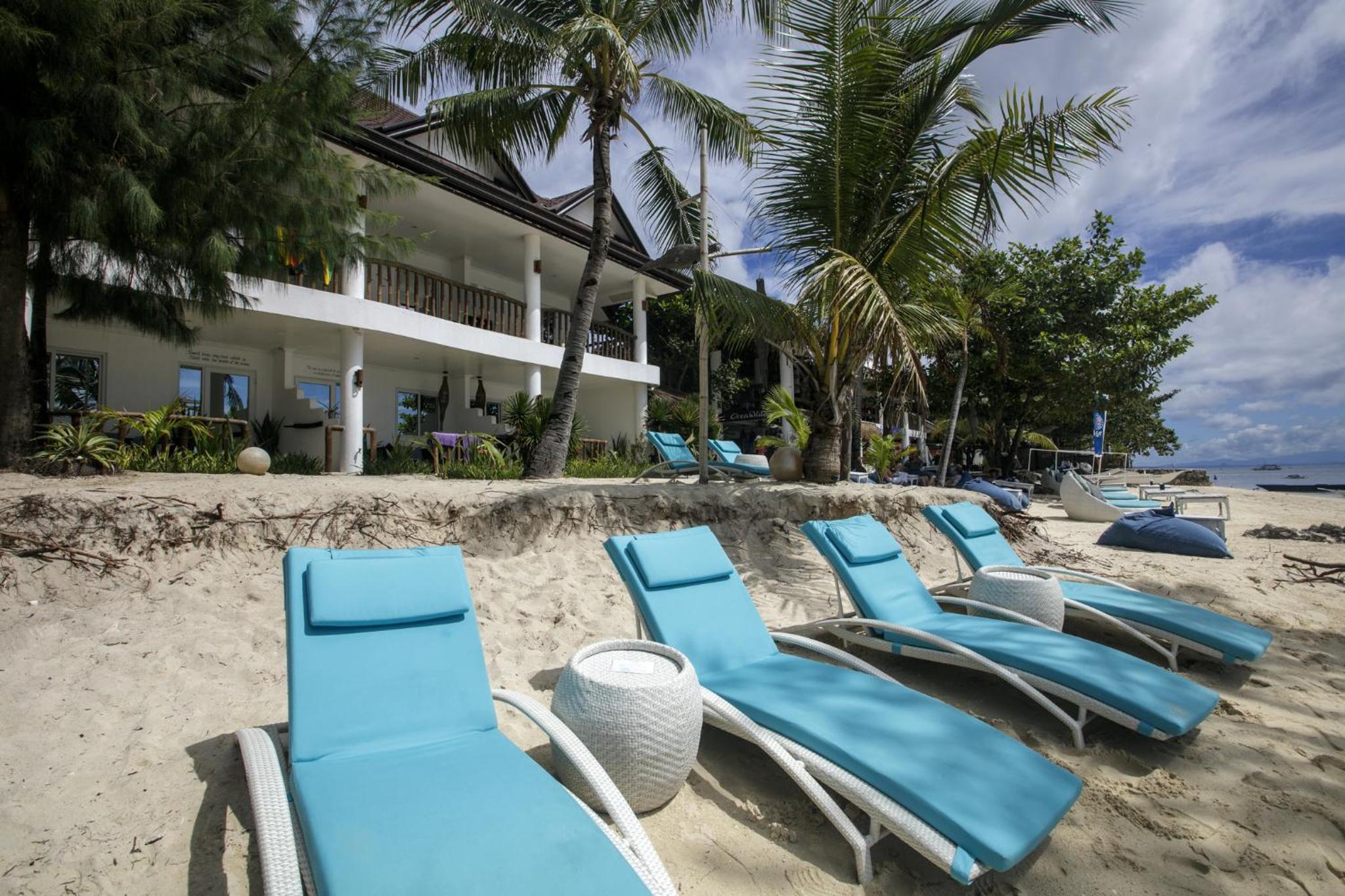 Ocean Vida Beach and Dive Resort 62
