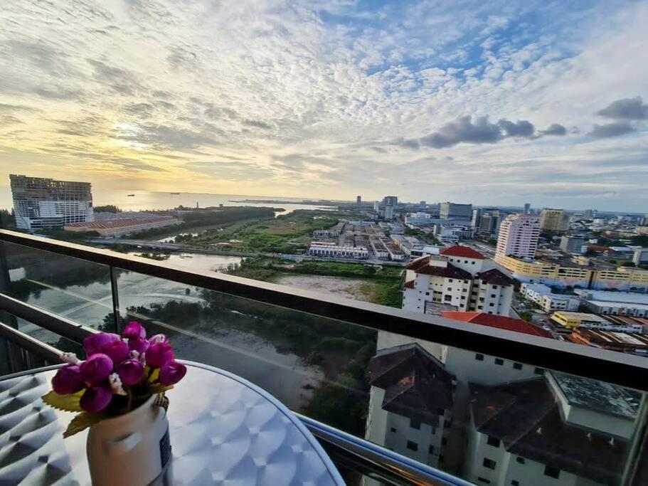 SweetLavenderLovely#SeaView#Privatebathtub#Netflix#FreeParking#OneHall&OneRoomWithBalconys#ImperioResidence