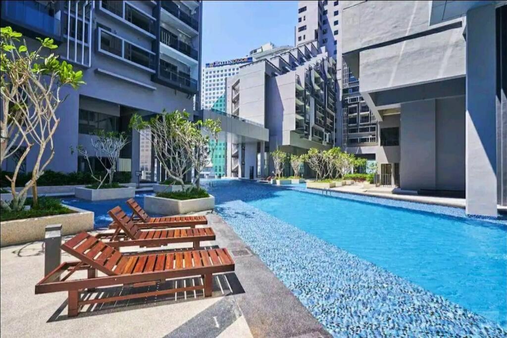 SweetLavenderLovely#SeaView#Privatebathtub#Netflix#FreeParking#OneHall&OneRoomWithBalconys#ImperioResidence