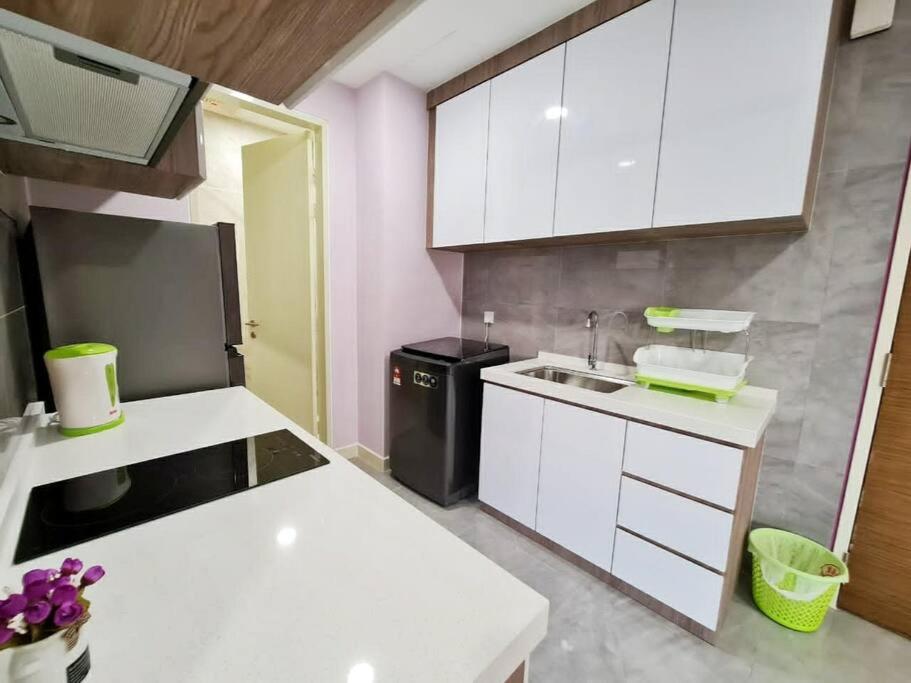 SweetLavenderLovely#SeaView#Privatebathtub#Netflix#FreeParking#OneHall&OneRoomWithBalconys#ImperioResidence