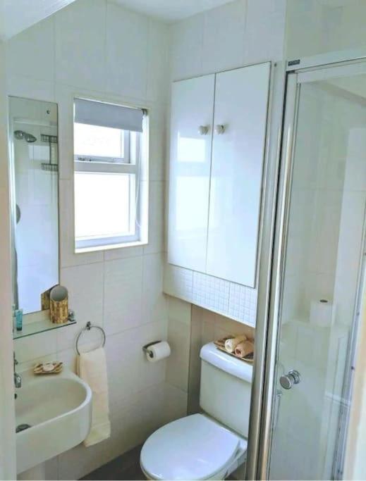 Beautiful Ground floor apartment with Parking, Exeter view 4