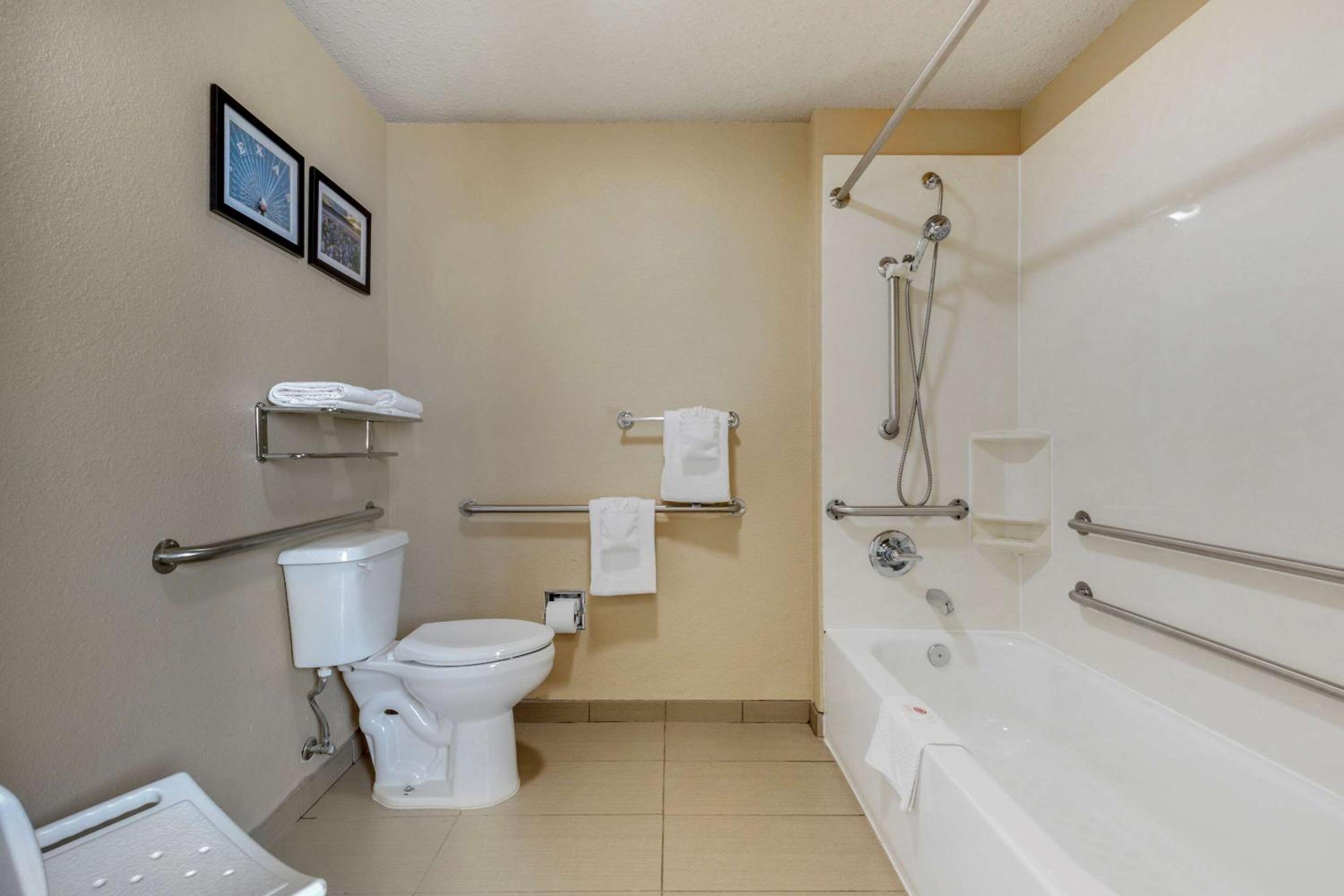 Comfort Suites Waco North - Near University Area view 2