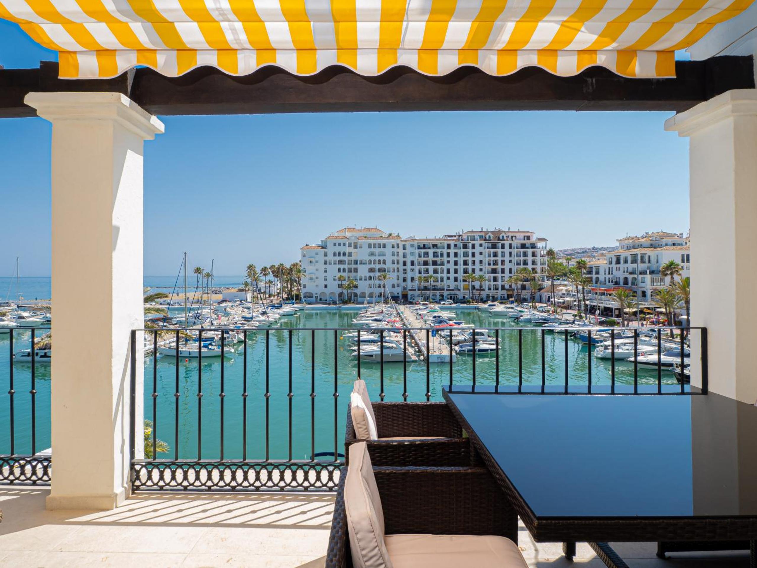 Beautiful Duquesa Harbour apt 2001 view 2