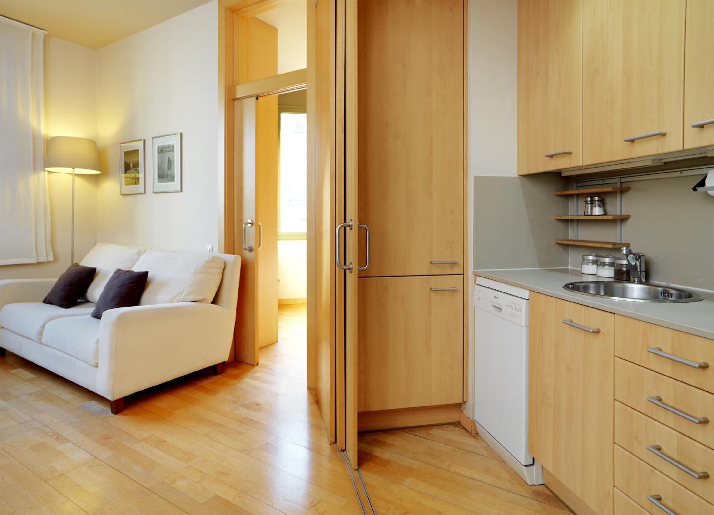 Fewdays Barcelona Apartments