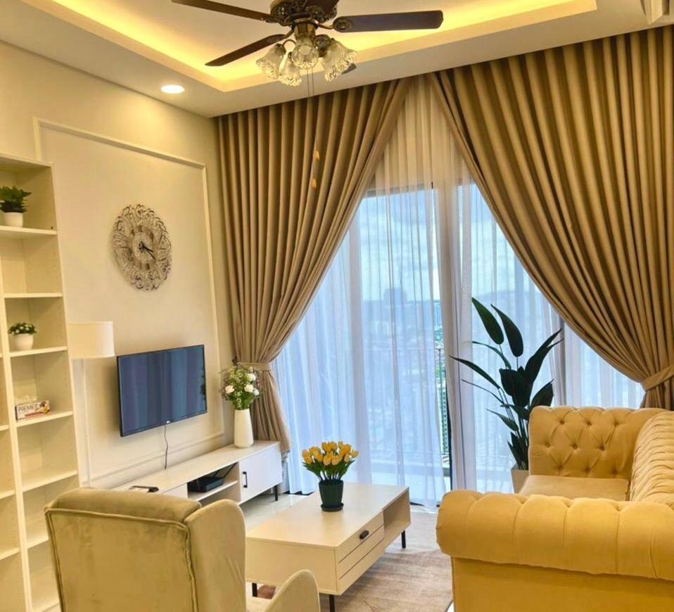Millerz Suite 3R2B Condo Near MidValley 3 Beds 3 Bedrooms Staycation Best Choice